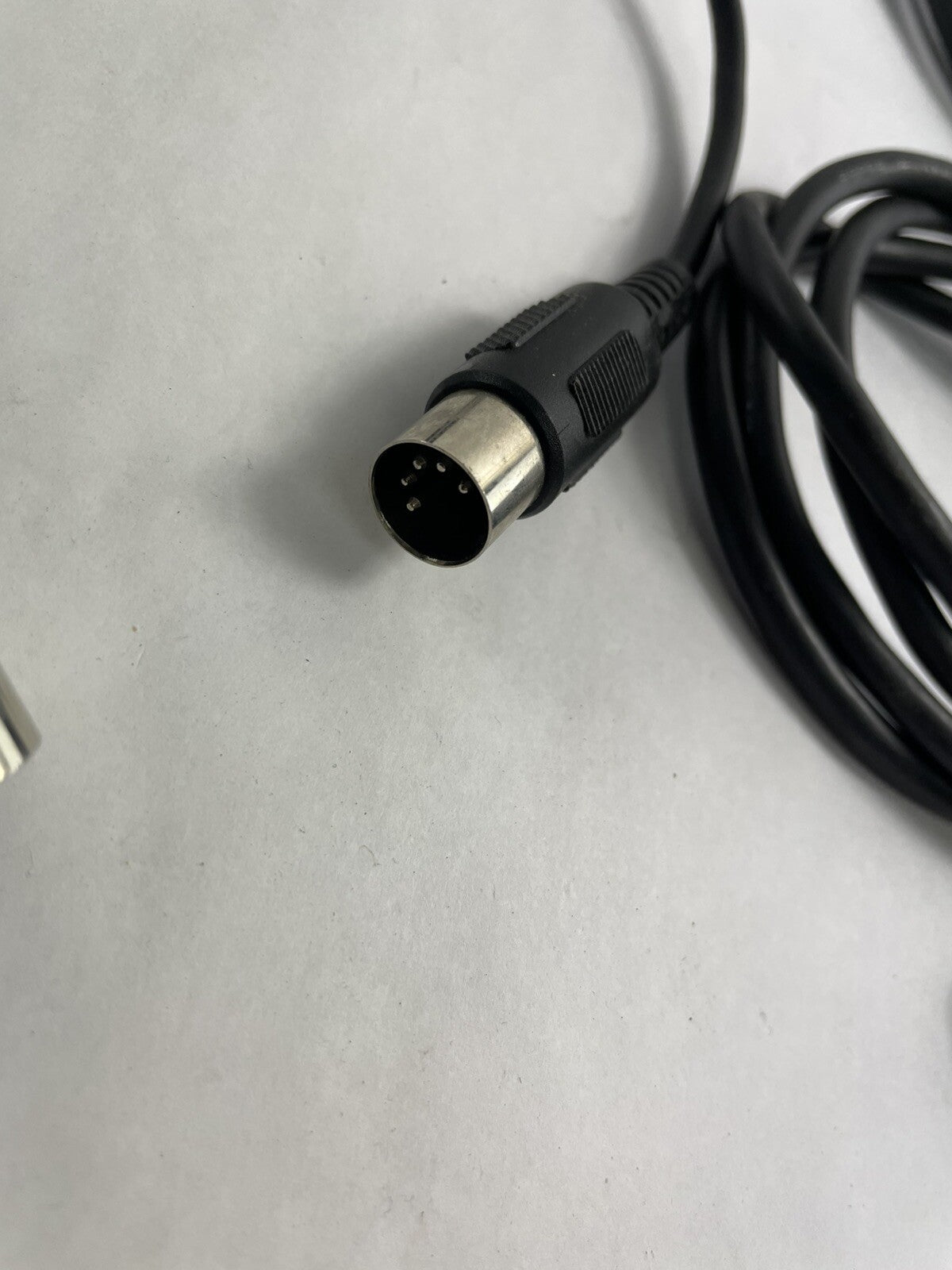 Lot of of 18 : Hosa Cables Right-Angle 5-pin DIN to Right-Angle 5-pin DIN MID