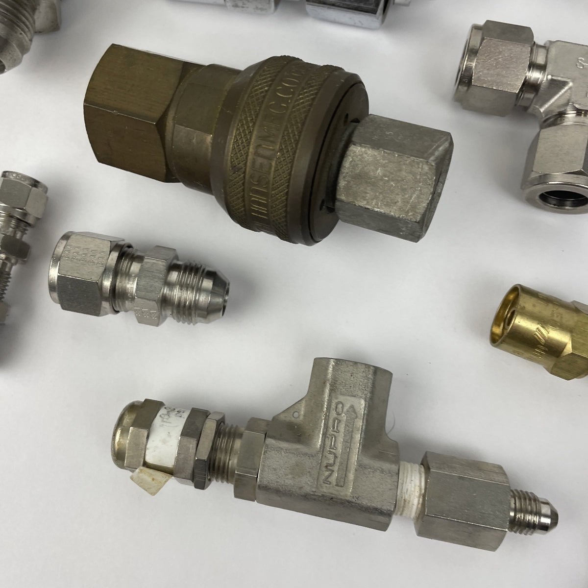 Huge assorted lot of Parker Swagelok Matheson push-to-connect fittings