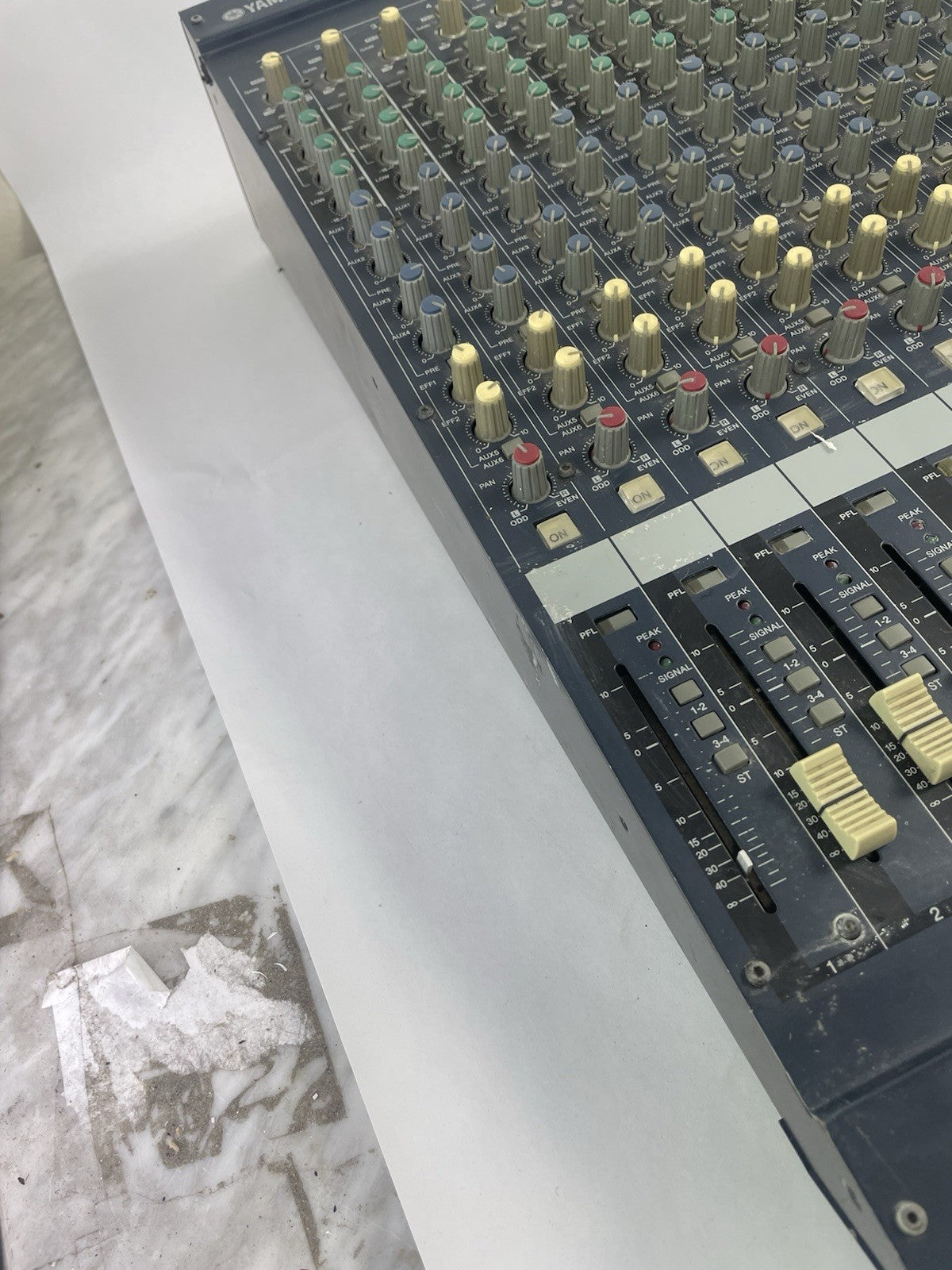 Yamaha MG32/14FX 32-Channel Mixer Mixing Board with Grundorf Travel Case