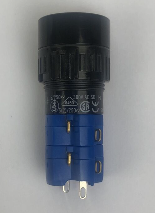 EAO 31-272-025 31272025 Round Push Button Switch -Swiss Made - NOS