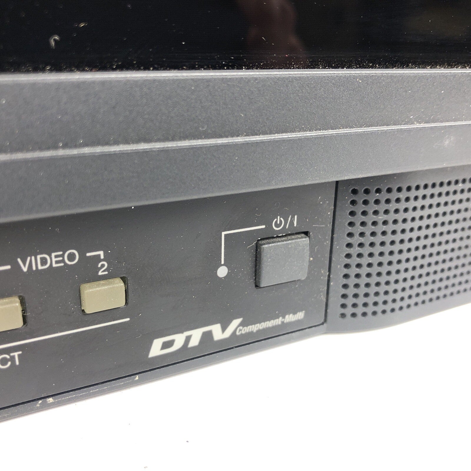 JVC DT-V24L1 Professional 24" Multi Format LCD Broadcast Gaming Monitor - LOOK