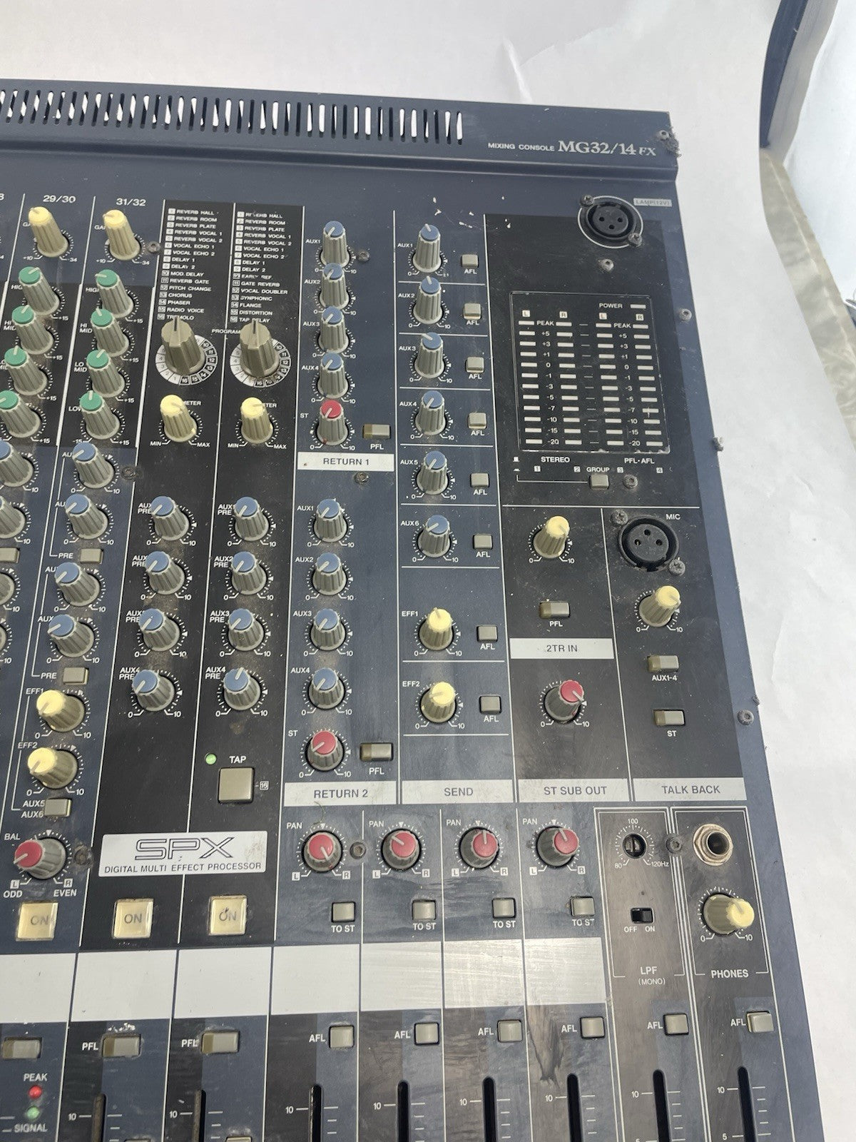 Yamaha MG32/14FX 32-Channel Mixer Mixing Board with Grundorf Travel Case
