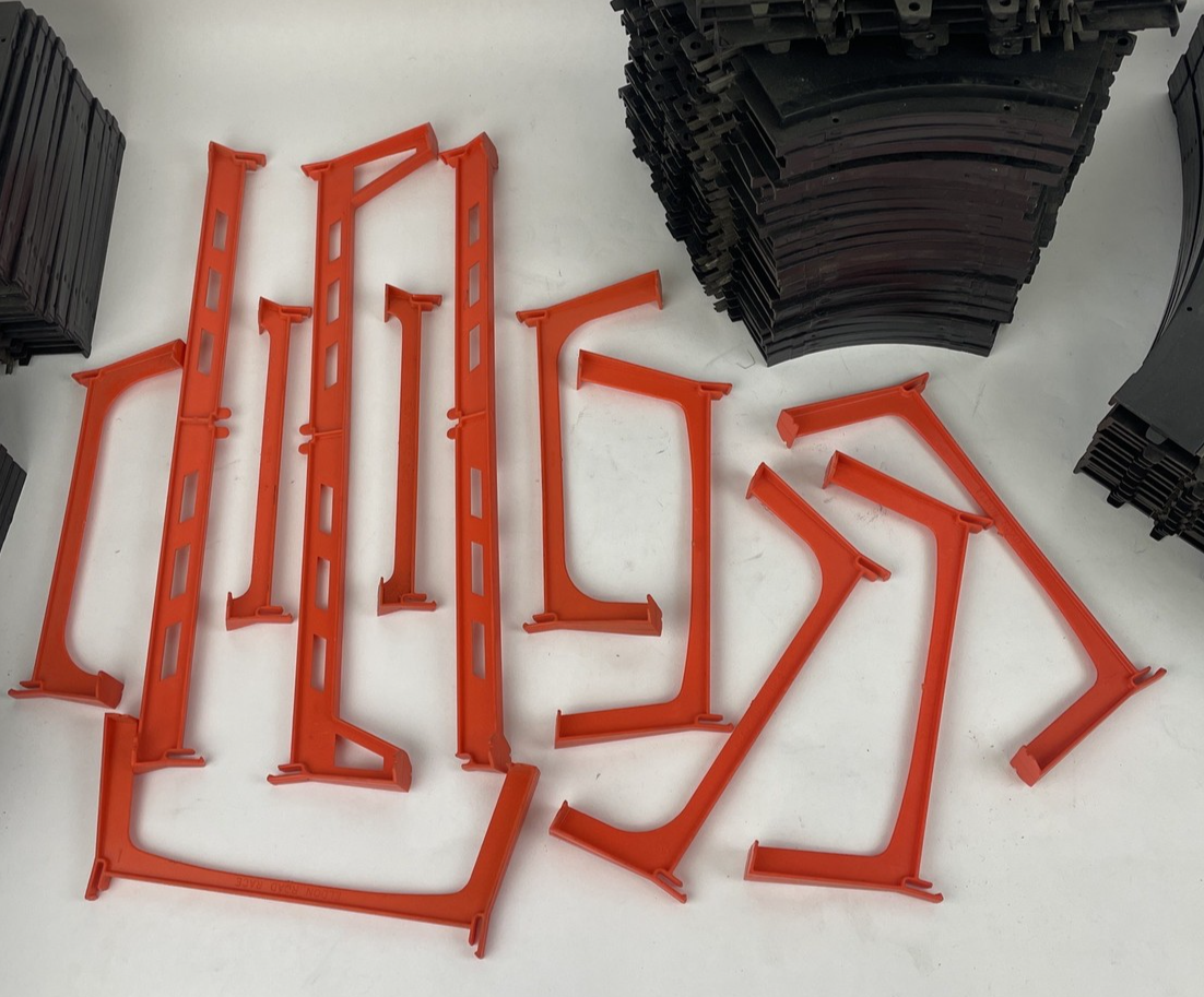 Vintage 1960's Eldon Hawthorne 1/32 Slot Car Track LOT Of 102 Pieces -Smoke Free