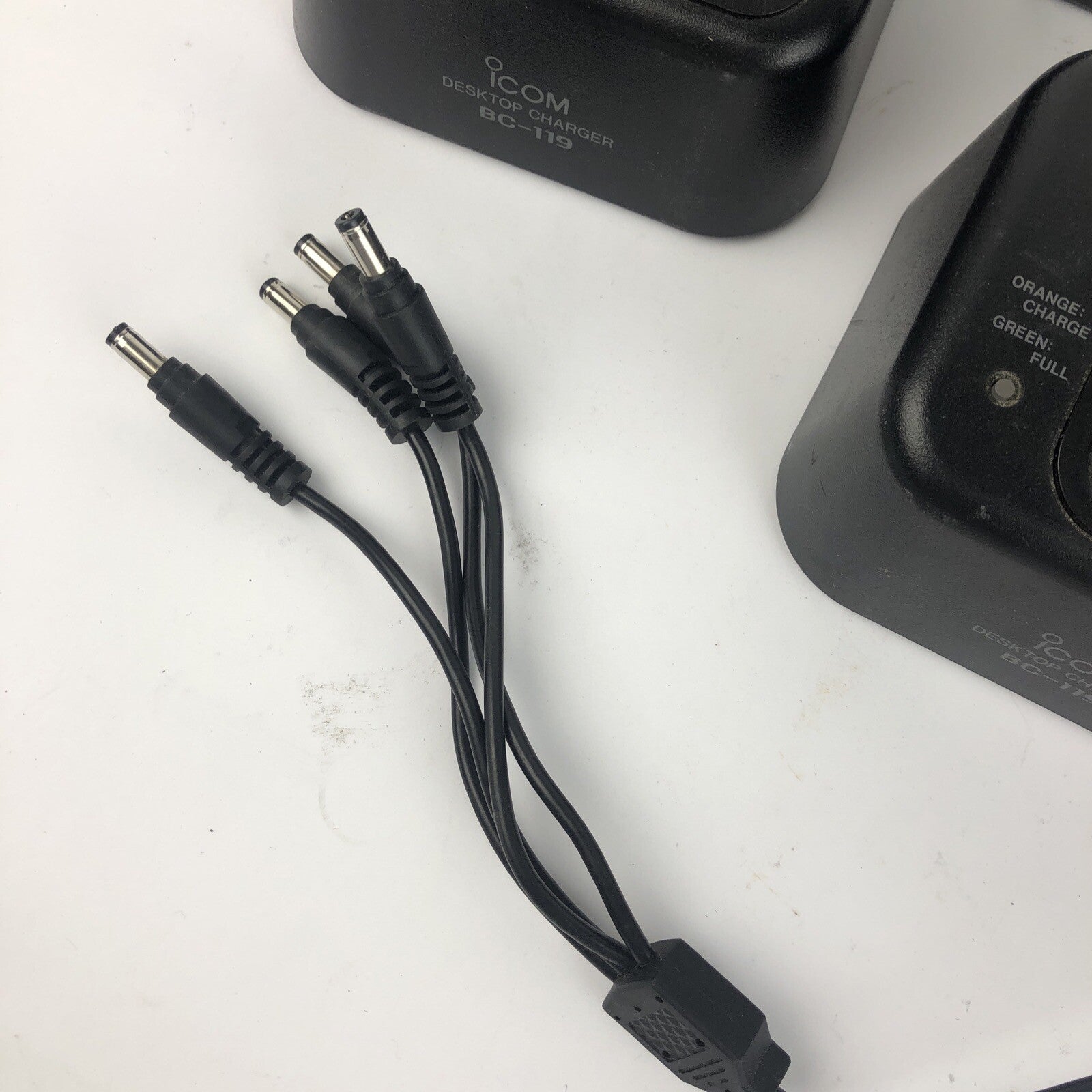 4 x ICOM IC-F4S-4 2 way Radios w ICOM BC-119 Desktop Chargers with Batteries