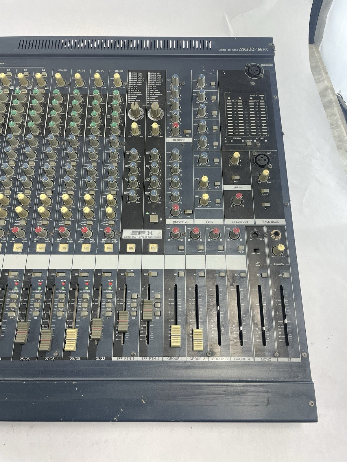 Yamaha MG32/14FX 32-Channel Mixer Mixing Board with Grundorf Travel Case