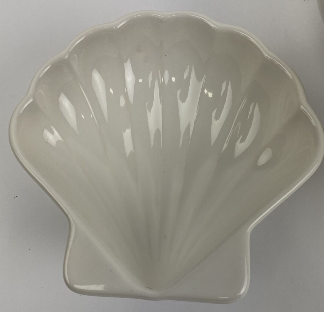 Pfaltzgraff Yorktowne #243 Large SHELL SERVER Food Bowl w 2 x #242 Shell Bowls