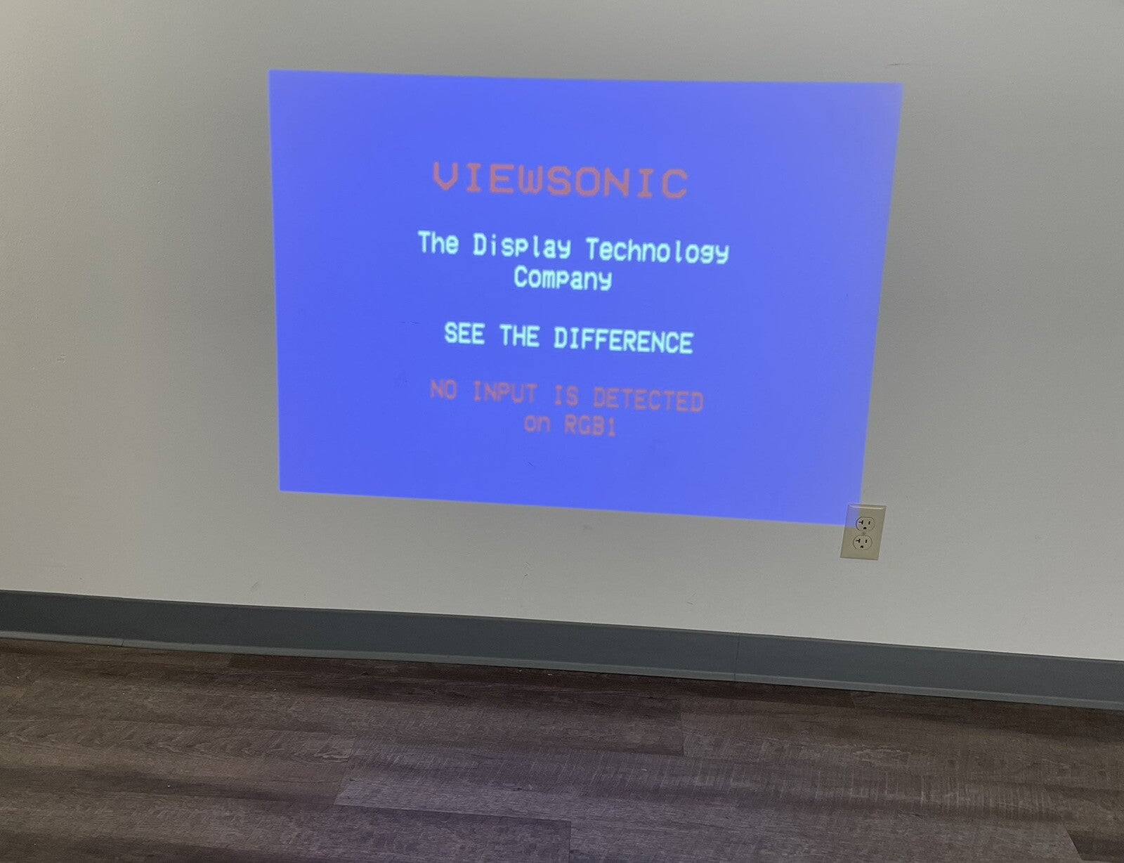 ViewSonic PJL1035 Projector XGA Conference Room Projector