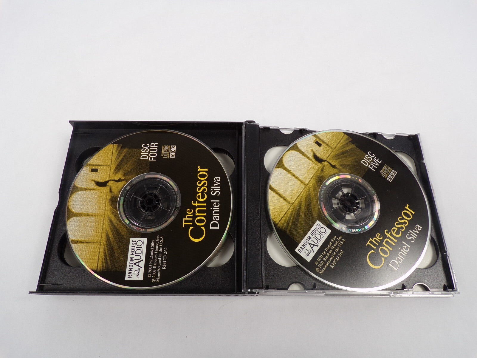 Daniel Silva The Confessor Read By Arliss Howard Daniel Silva Arliss HowardCD#28