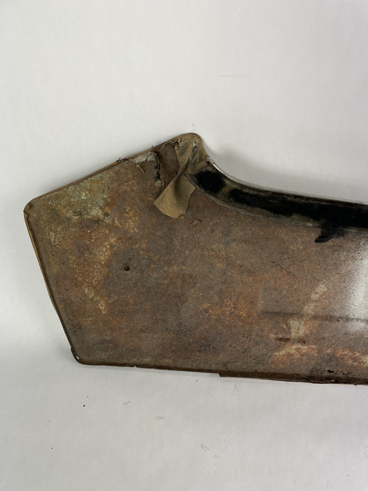 Mopar Charger 1970 rear quarter window trim panel RH