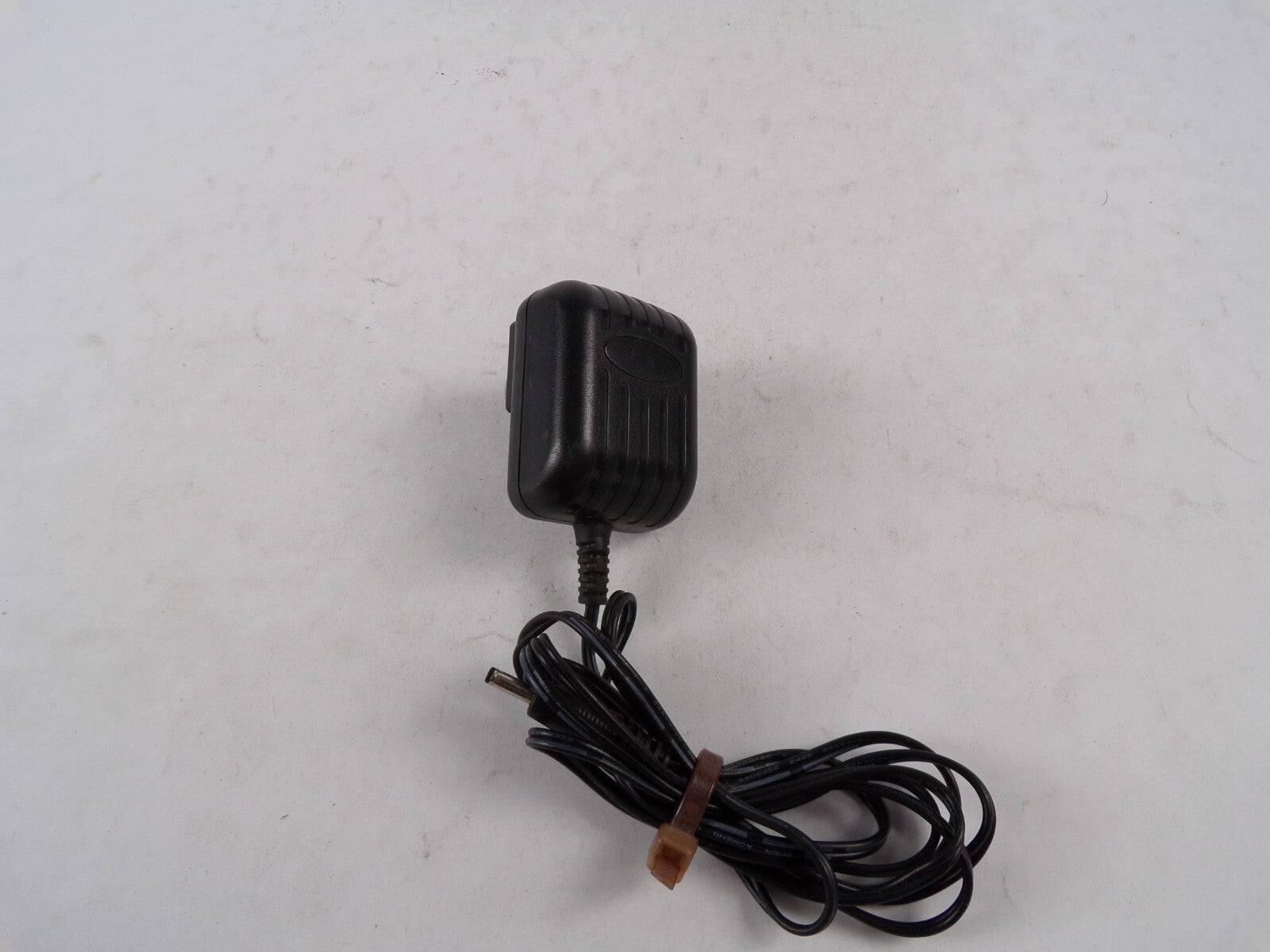 Geniune AC Adapter ZDA050100US Output 5 V 1000mA Power Supply Adapter A56