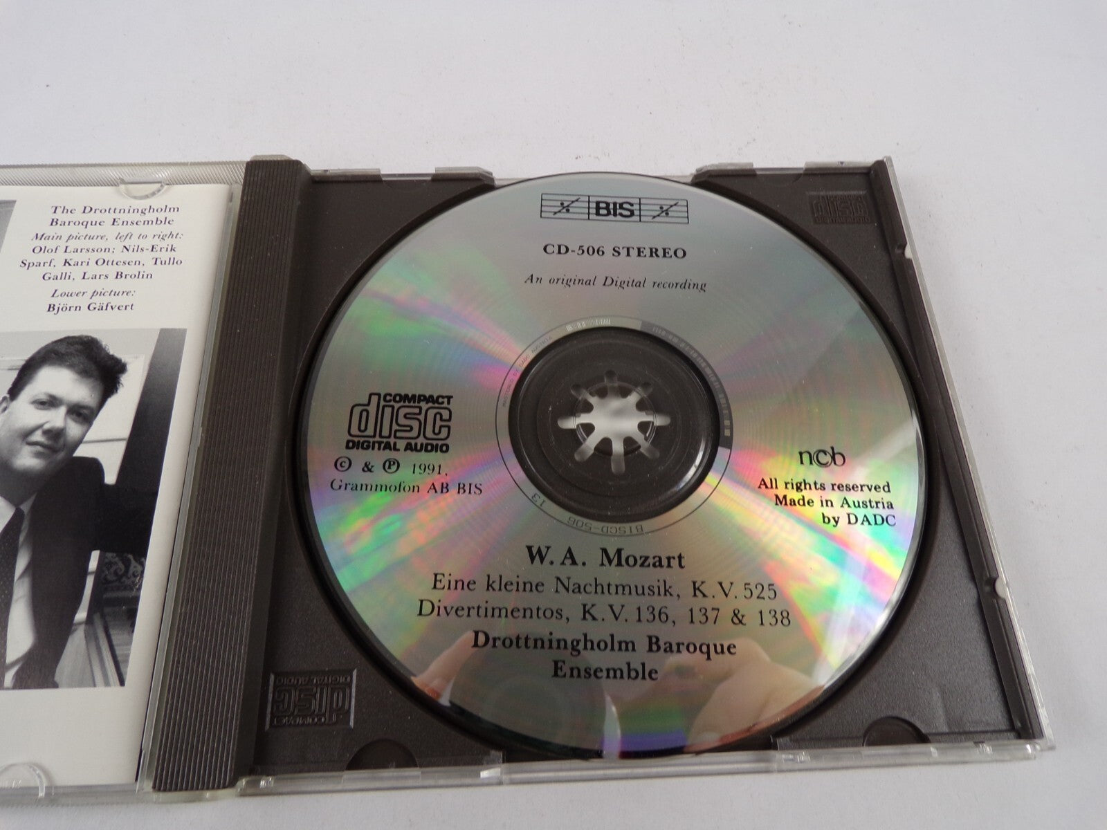 W.A Mozart Eine Kleine Nachtmusik K.V 525 Divertimentos,K.V. 136, 137, 138 CD#30