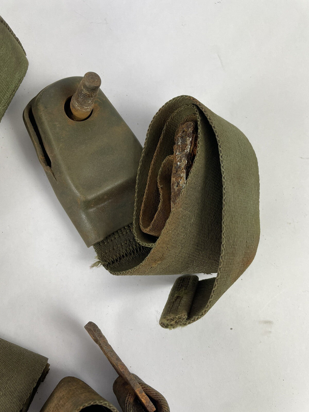 2 x Mopar 3508273 9007 Challenger Cuda Barracuda Front Seat Belt Retractor 1971