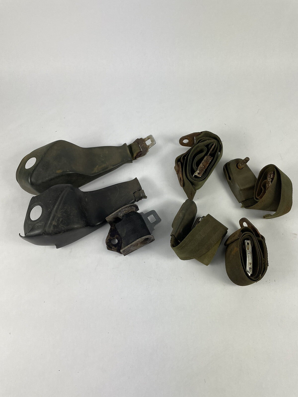 2 x Mopar 3508273 9007 Challenger Cuda Barracuda Front Seat Belt Retractor 1971