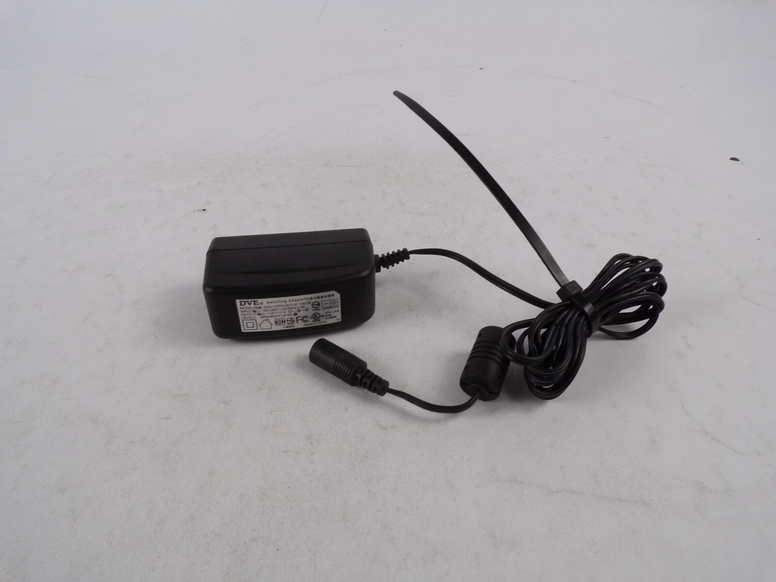 Geniune DVE DSA-12PFA-09FUS120100 Output 12 V 1 A Power Supply Adapter A56