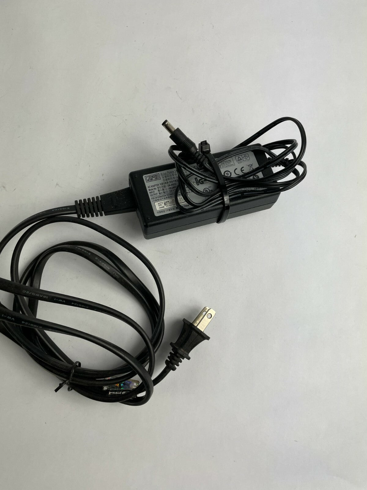 Genuine APD Ac Adapter DA-48Q12 Output 12 V 4 A Power Supply Adapter A85