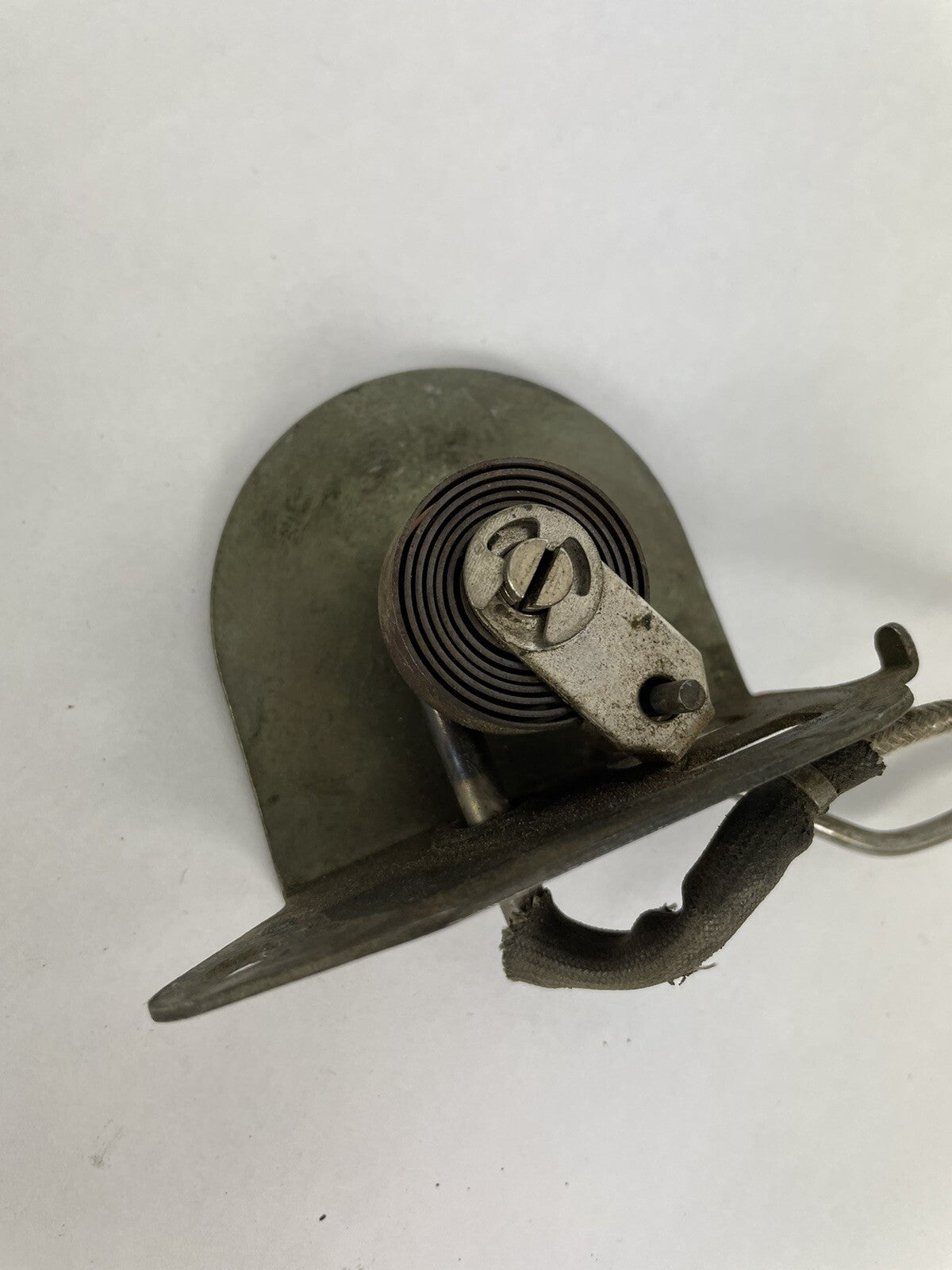 OEM NOS MOPAR CROSS OVER CHOKE THERMOSTAT 3751484 --- Q1