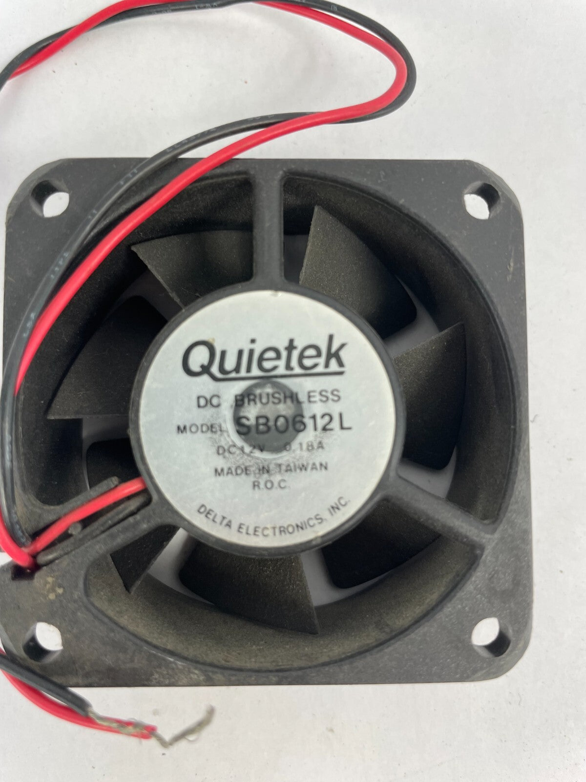Quietek DC Brushless SB0612LDelta Electronics DC12V 2 - Wire CPU Cooling Fan