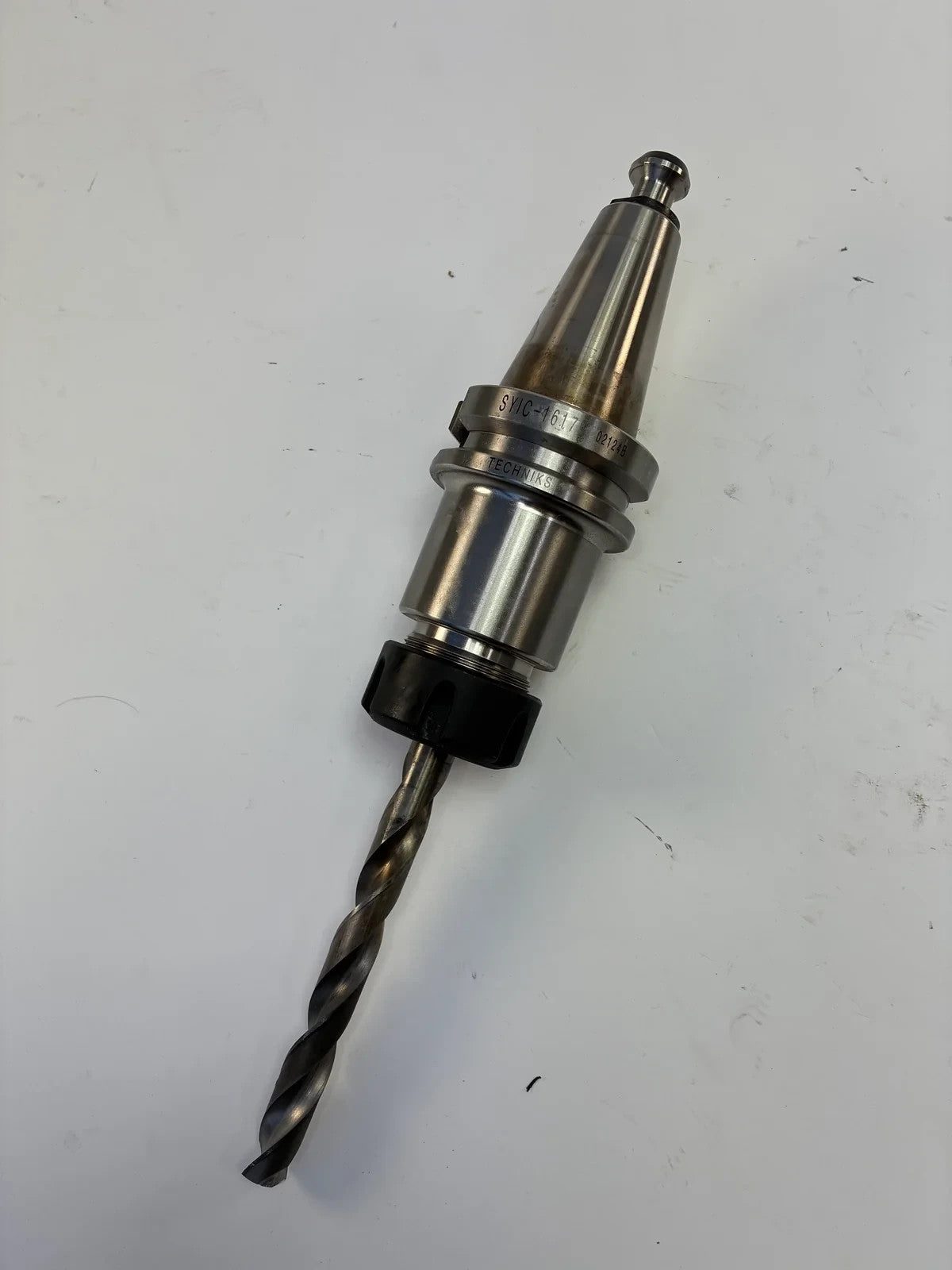 Techniks SYIC 16179 BT40 ER32 Collet Chuck – 100mm Projection – Cutter Included