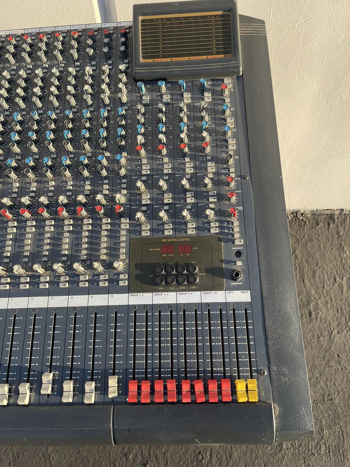 SOUNDTRACS Solo Midi console 16-8-2 STUDIO MIXER Mixing Console NO POWER SUPPLY