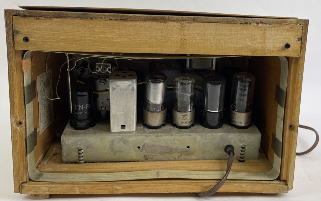 Rare Alexander Girard * Detrola * Tube Radio circa 1946 Modernist