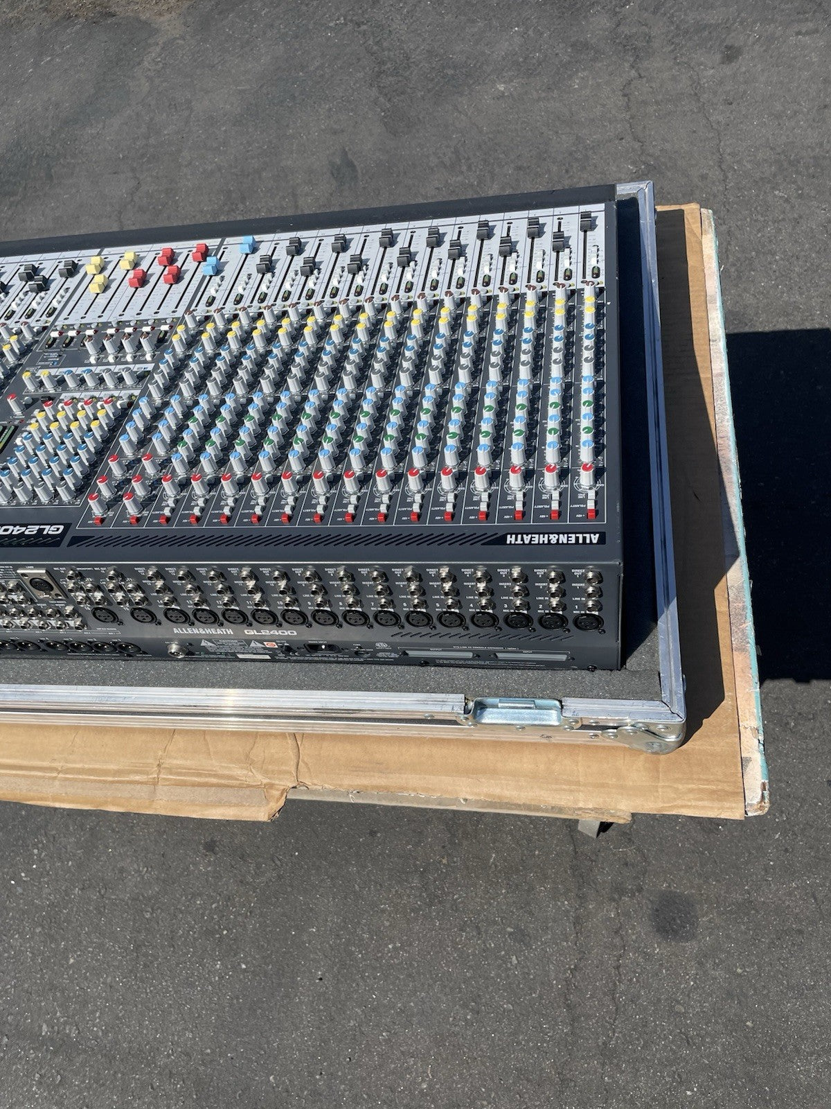 ALLEN & HEATH GL2400-32 Professional Dual Function Audio Mixer In Road case