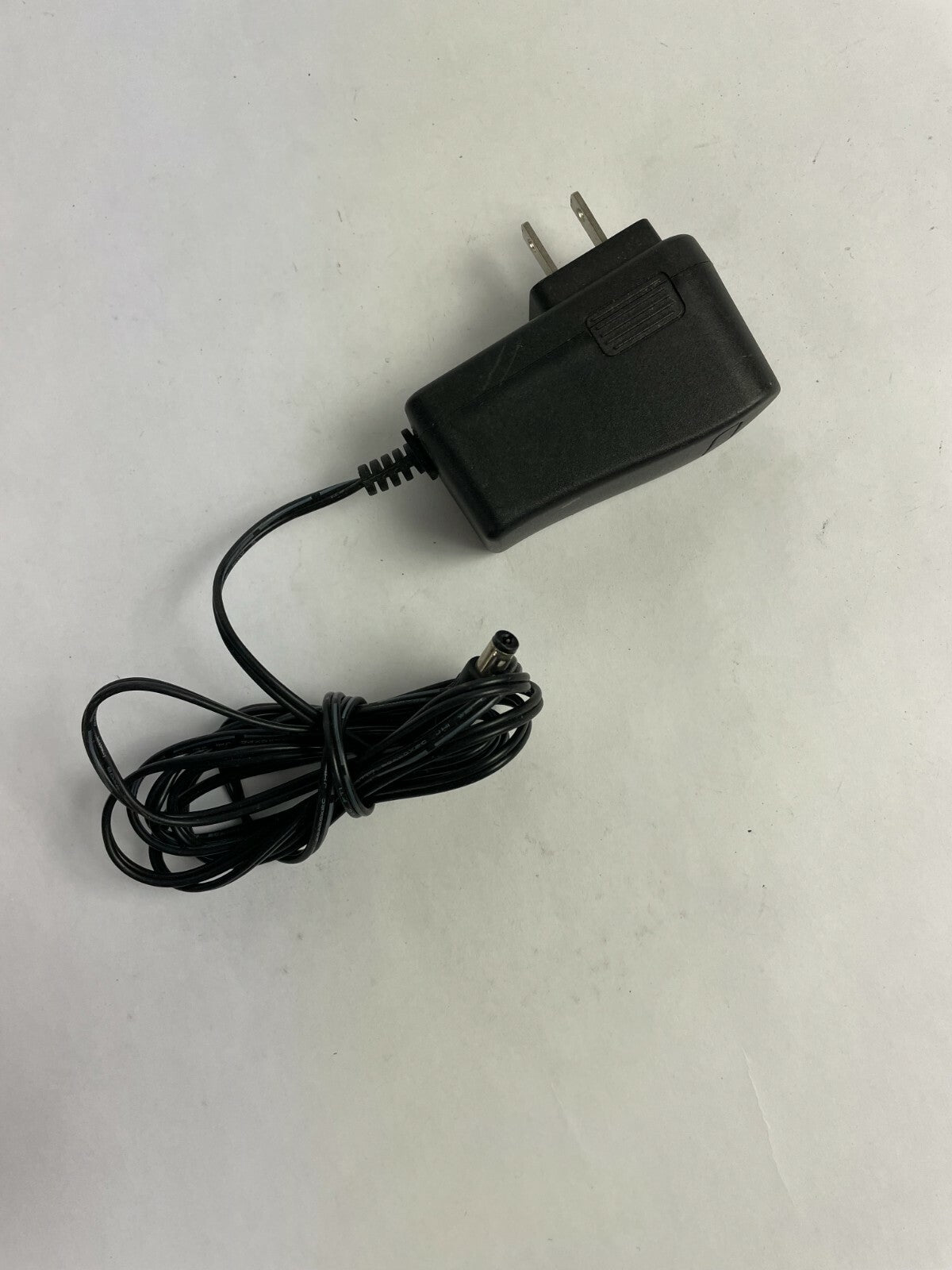 Genuine GOE GS0180-090 AC Adapter Output 9 V 2 A Power Supply Adapter A51