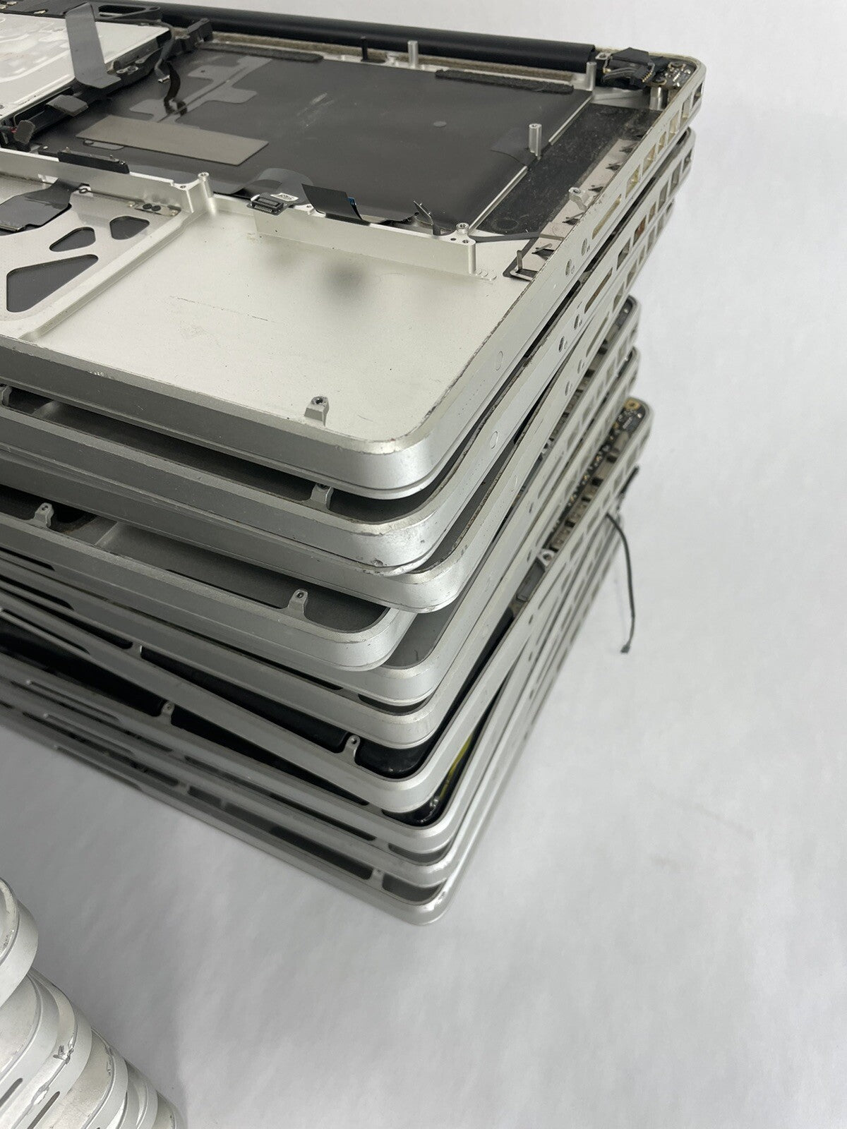 Lot of 42: Apple MacBook 13" A1278 15" A1286 for parts and repair