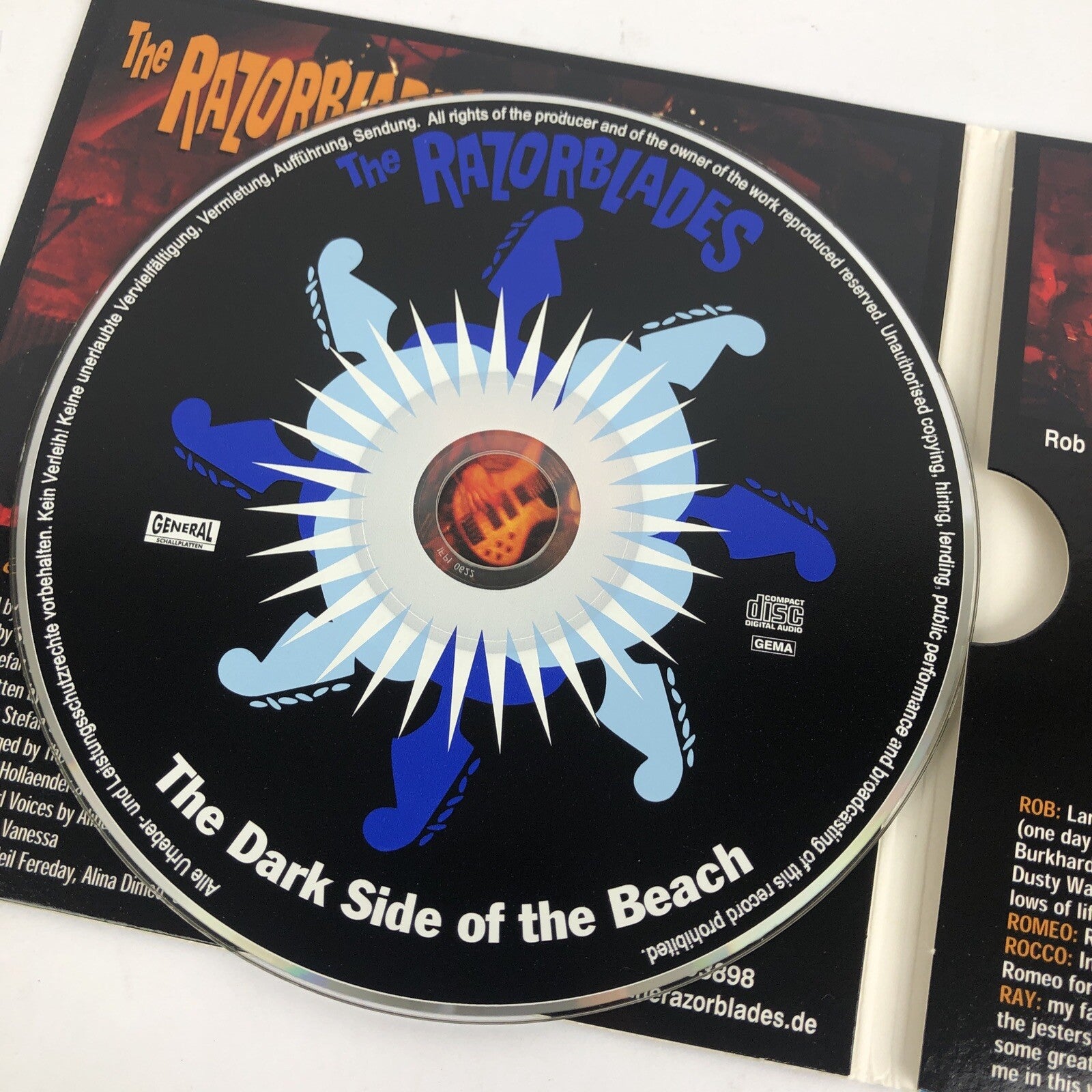 THE RAZORBLADES - The Dark Side Of The Beach ( CD ) Mint Disc Guaranteed #9