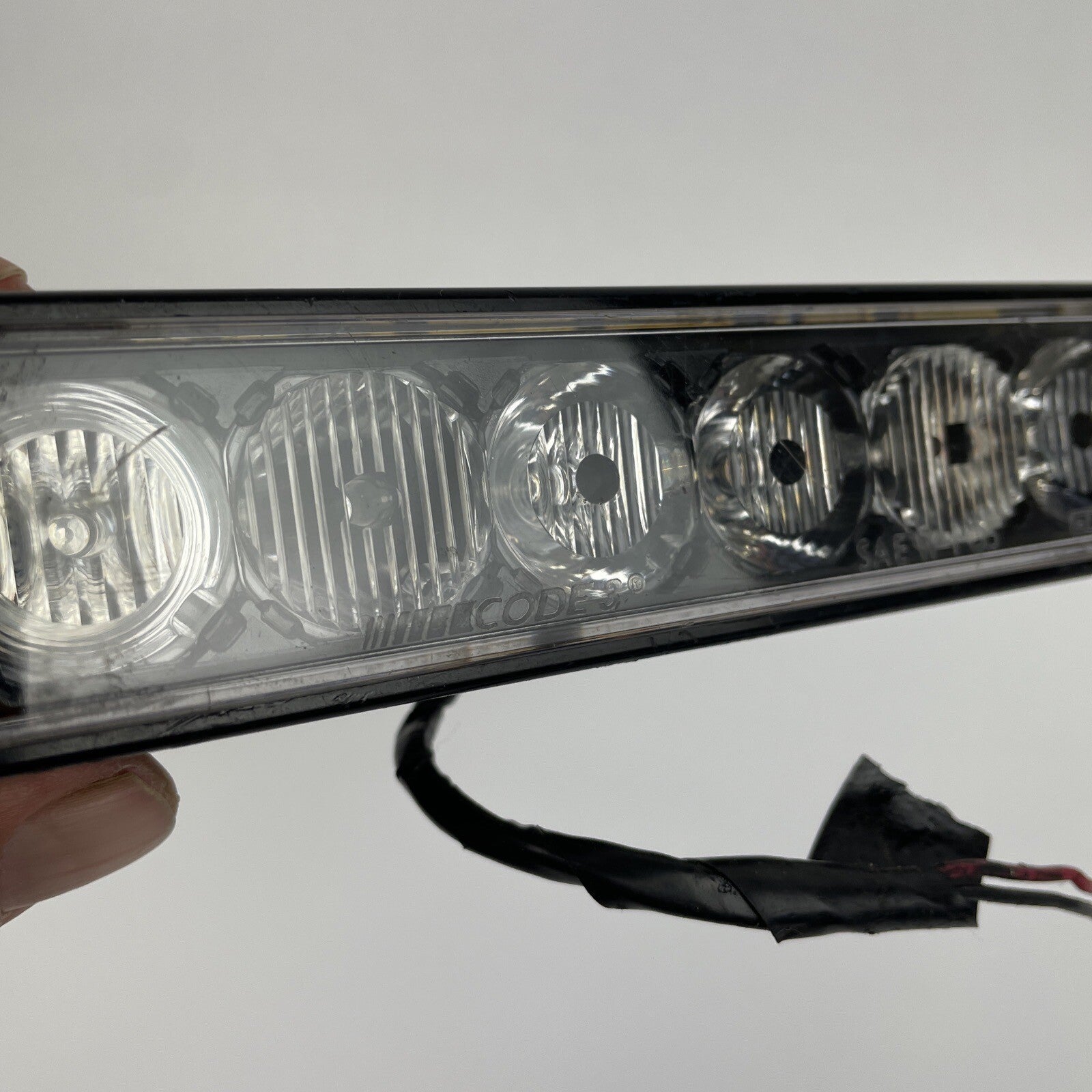 Code 3 SAE W165 directional light bar with mounting bracket