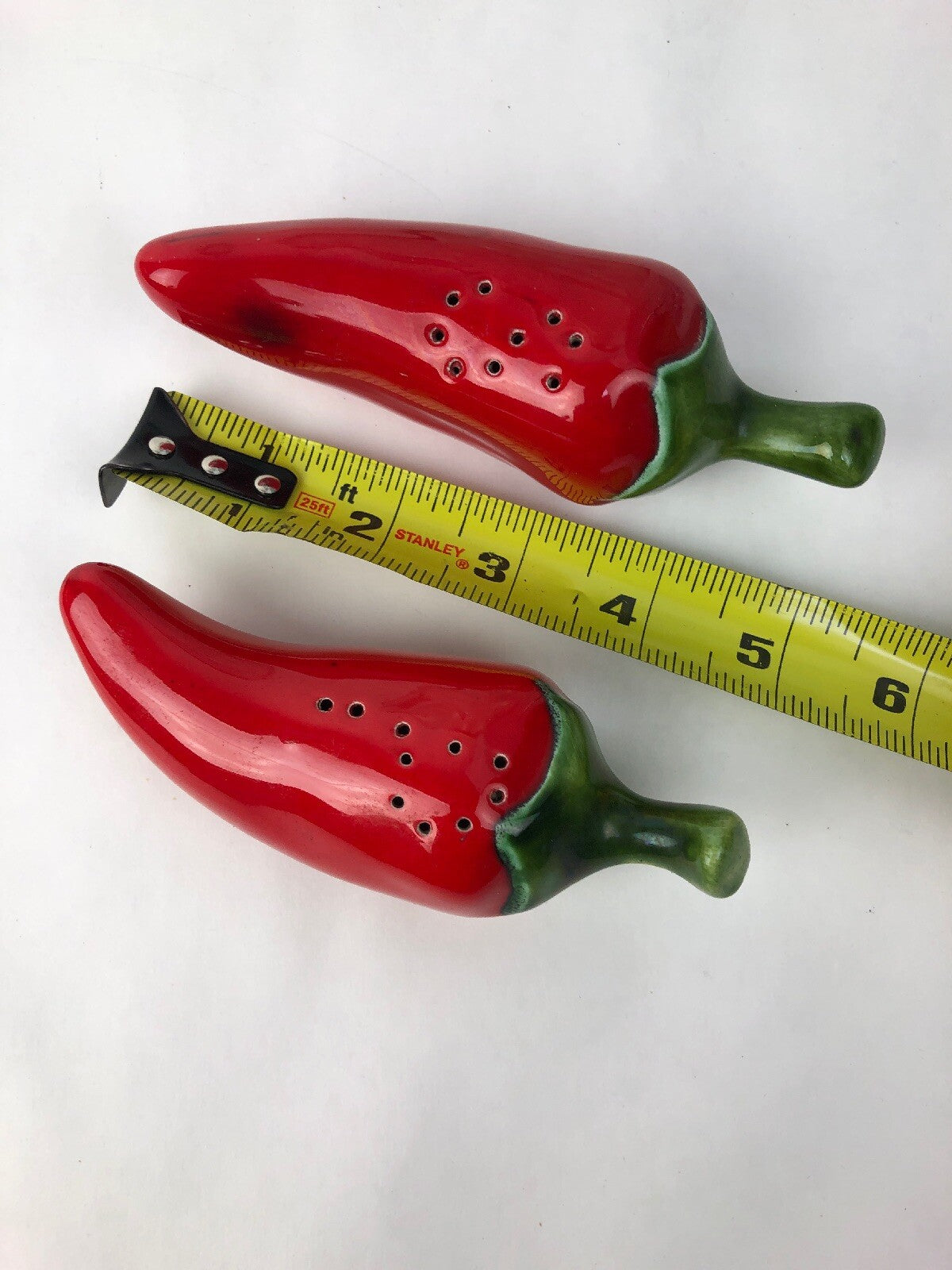 Rare Vintage Red Hot Chili Pepper Salt and Pepper Shakers spicy * FSTSHP