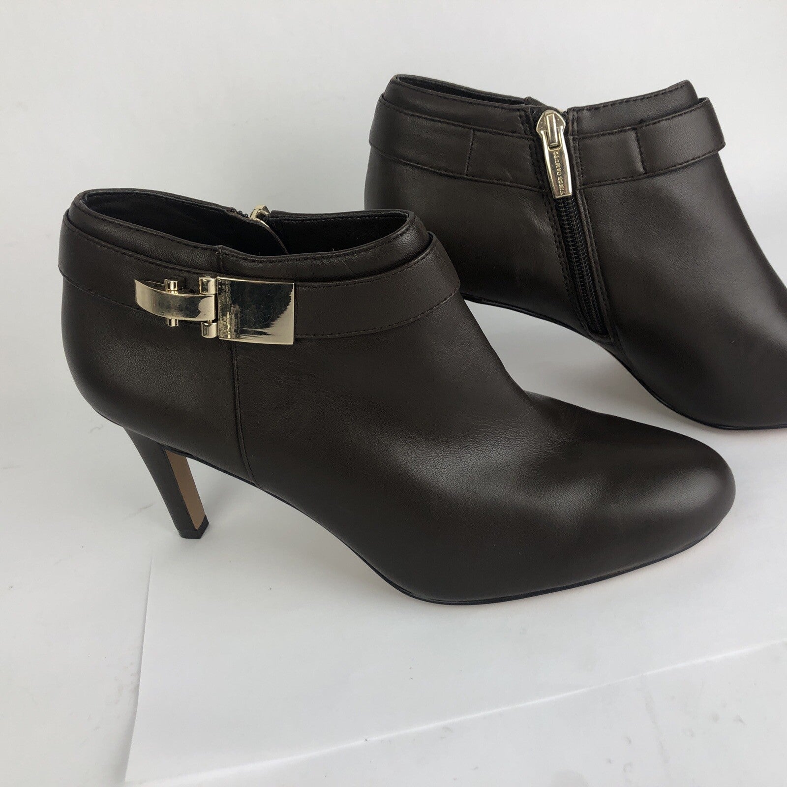 Vince Camuto High Heeled Shoes Brown w / Gold Zipper Buckle Women’s Size 8.5M