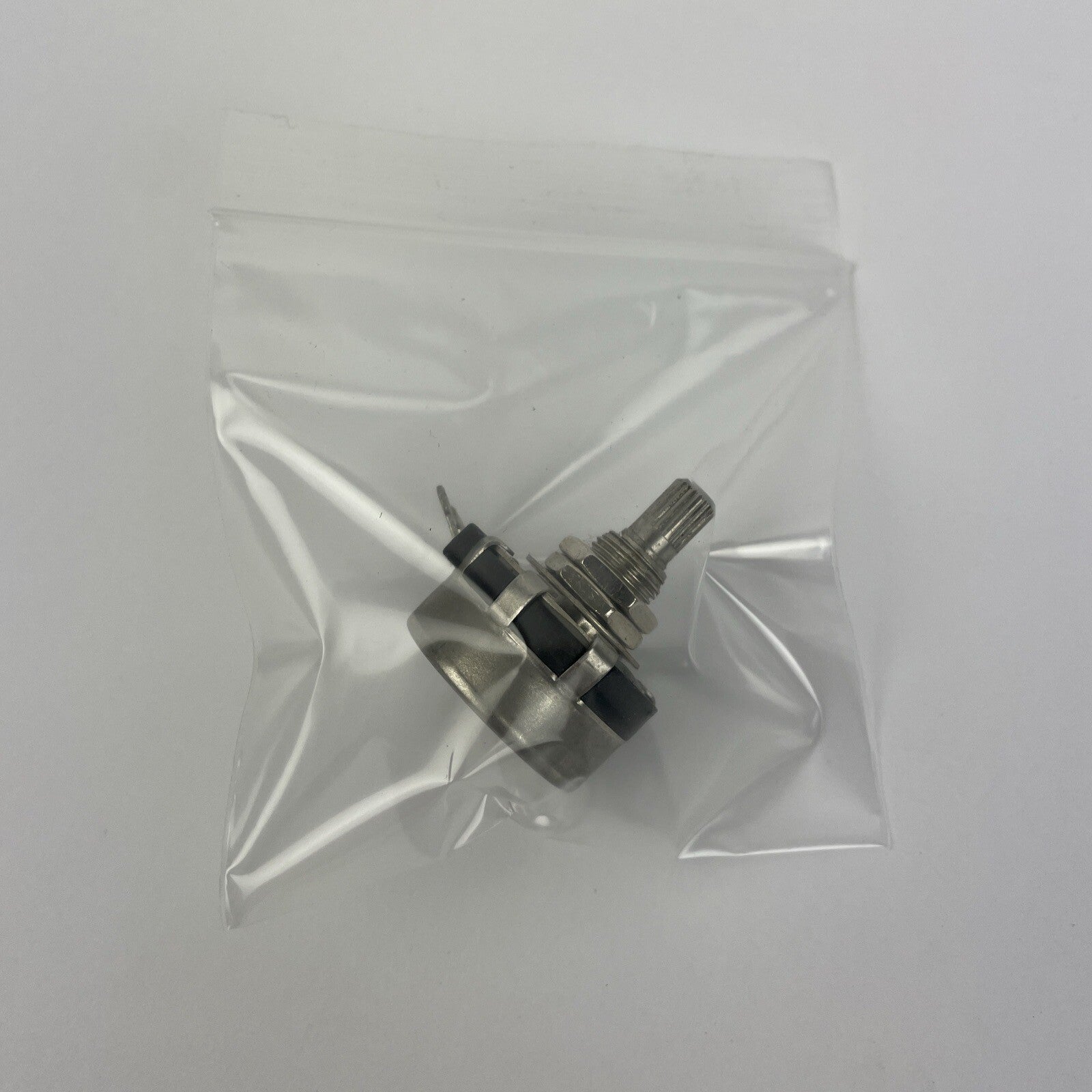 Clarostat 20k Ohm 2 Watt Continuous Rotation Potentiometer 1/4" Shaft MEXICO