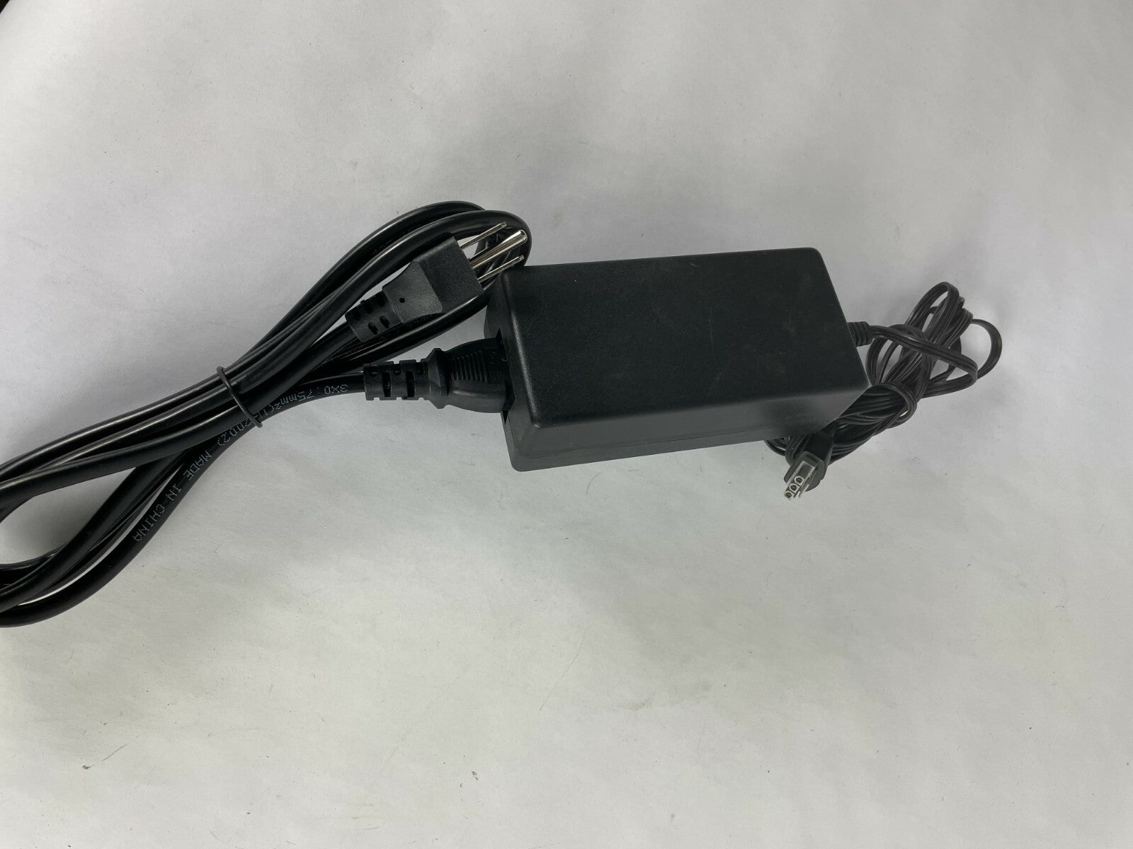 Genuine hp 0957-2146 AC Adapter Output 32 V 0.94 A Power Supply Adapter A97