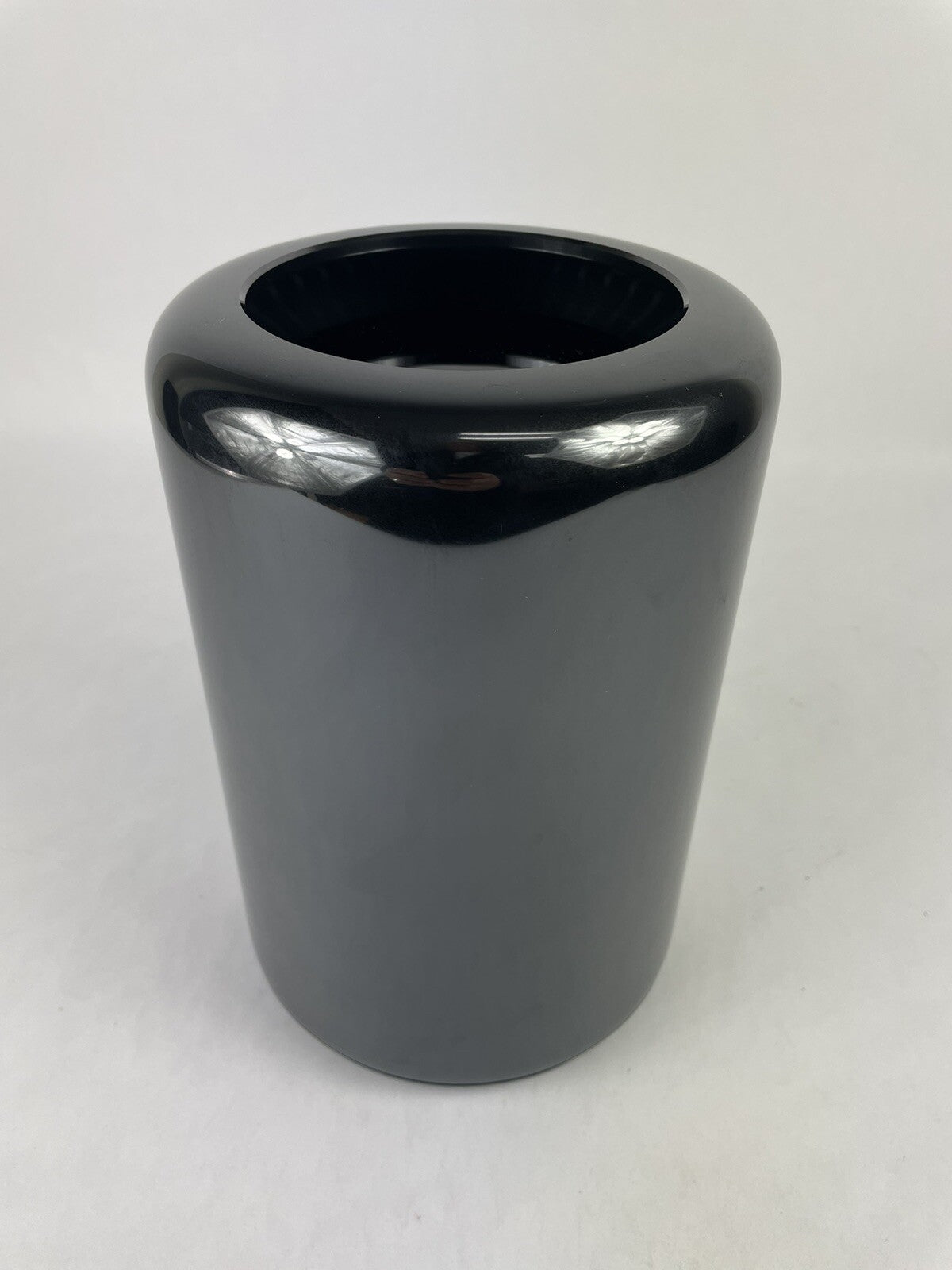 Mac Pro 3.7 Ghz Quad-core Xeon E5 64GB RAM 1 TB SSD Late 2013
