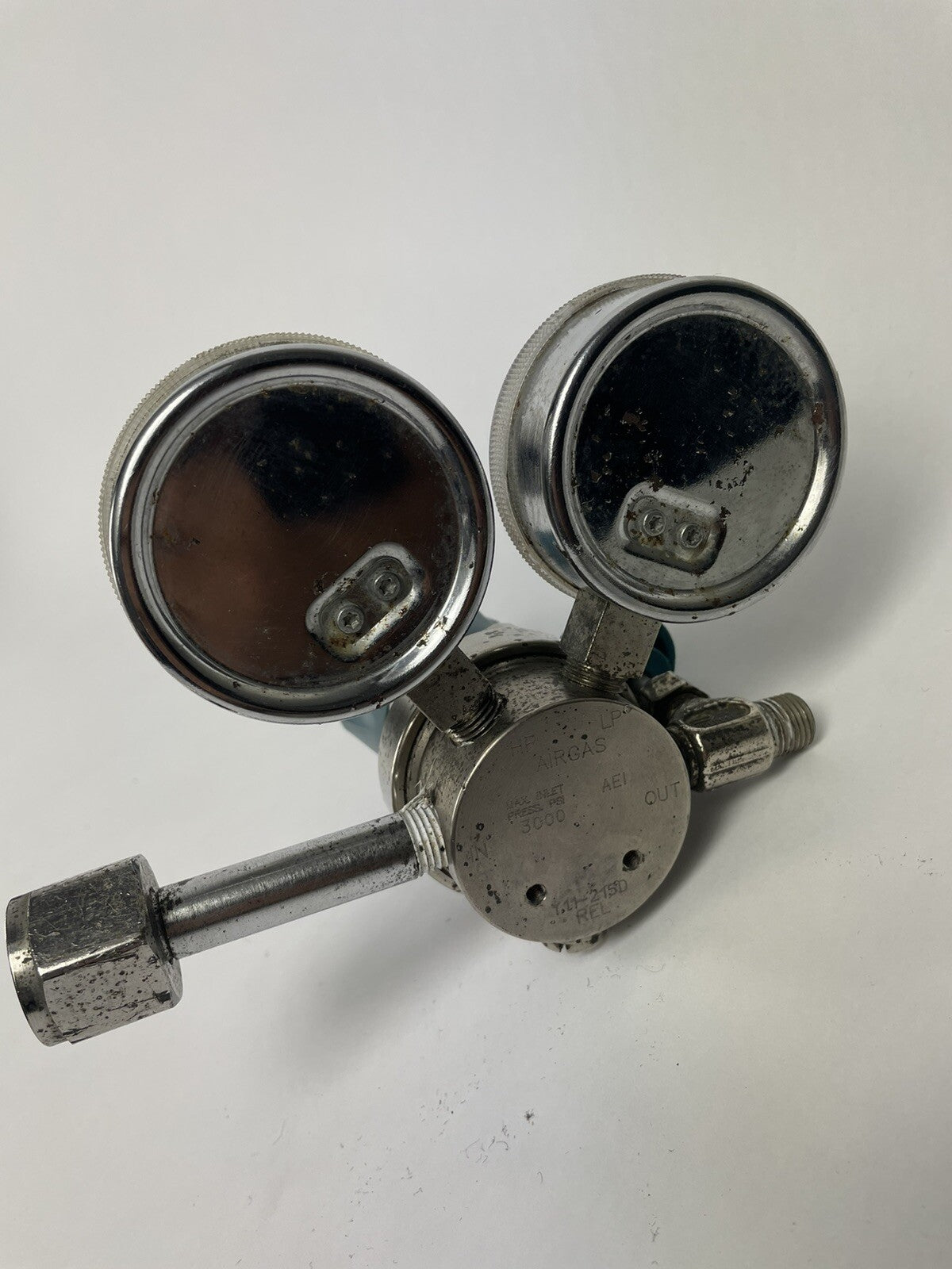 AIRGAS 4122301 TWO STAGE GAS REGULATOR GAUGE 100 / 3000 PSI 4122301-000