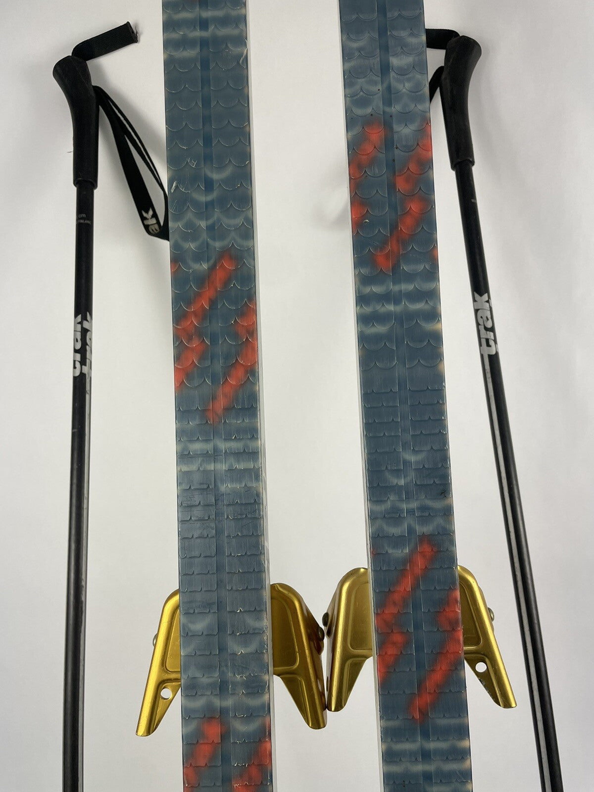 Trak Marathon Nowax cross country Ski 210cm + SKILOM MEDIUM BINDING + Trak poles