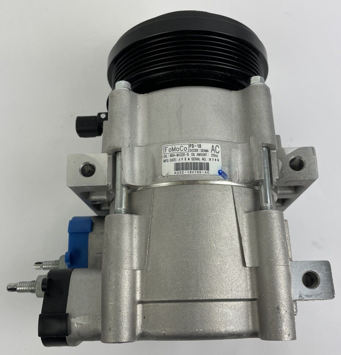 2006 - 2011 CROWN VIC MARQUIS TOWN CAR AC COMPRESSOR WITH CLUTCH MOTORCRAFT NEW