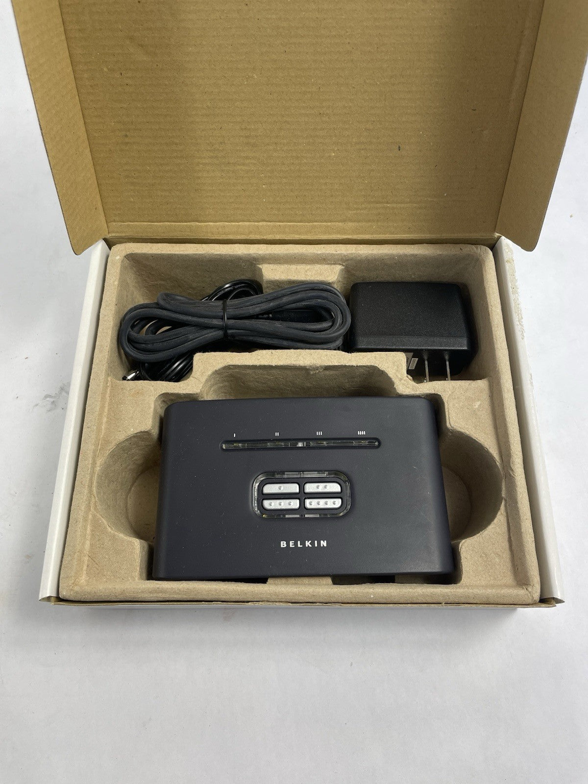 Vtg Belkin 4x4 USB Peripheral Switch F1U400 2003 NOS