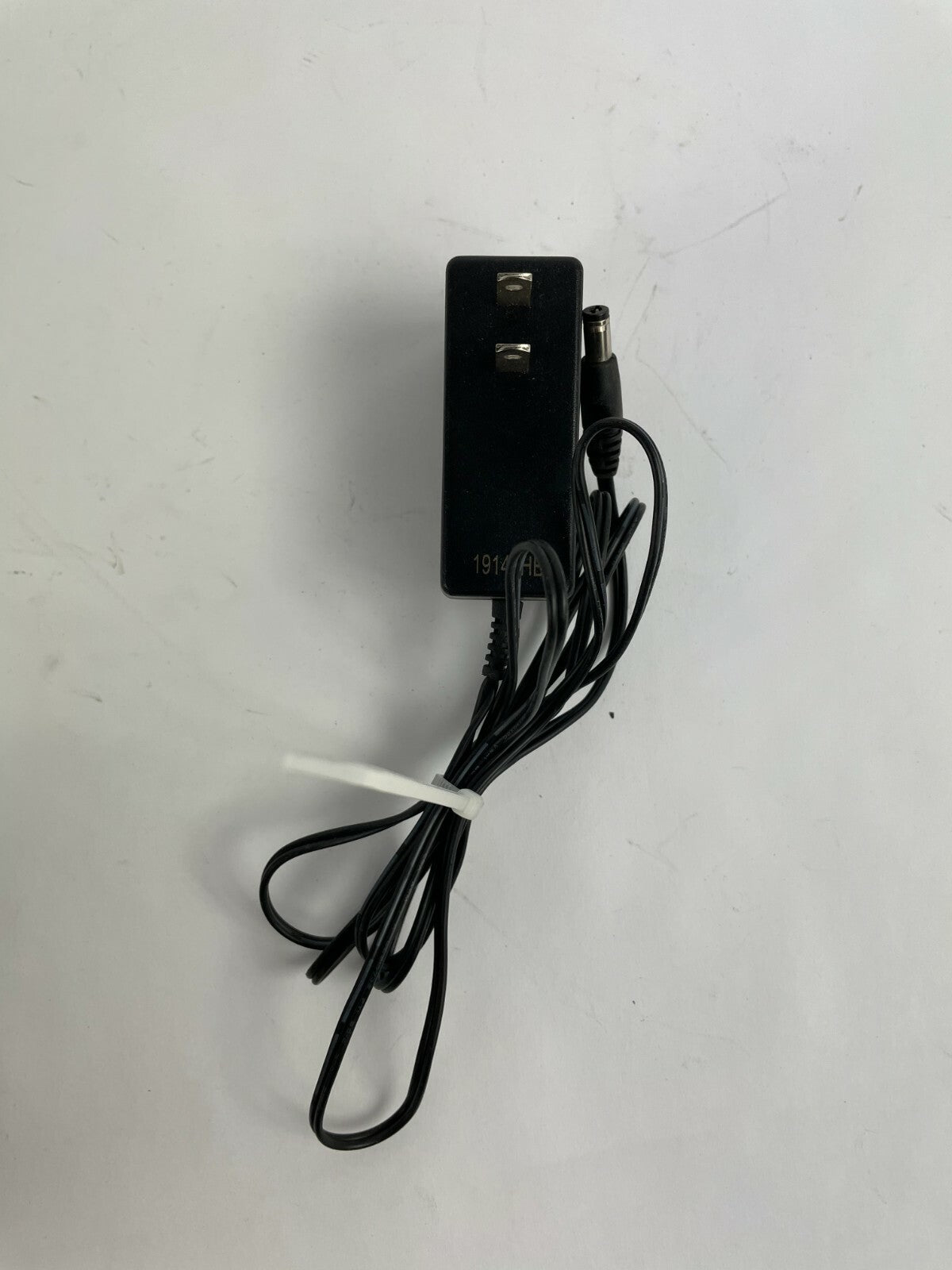 Genuine DVE DSA-12PFG-12 FUS Output 12 V 1 A Power Supply Adapter A62