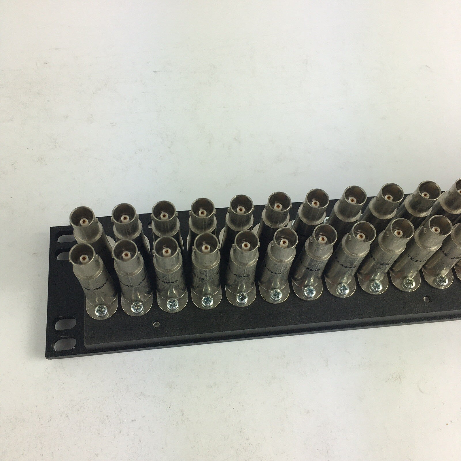 Bittree MINI-TRIAX BULKHEAD PATCHBAY KIT, 2X28 B52H-2WTHD 1.5RU