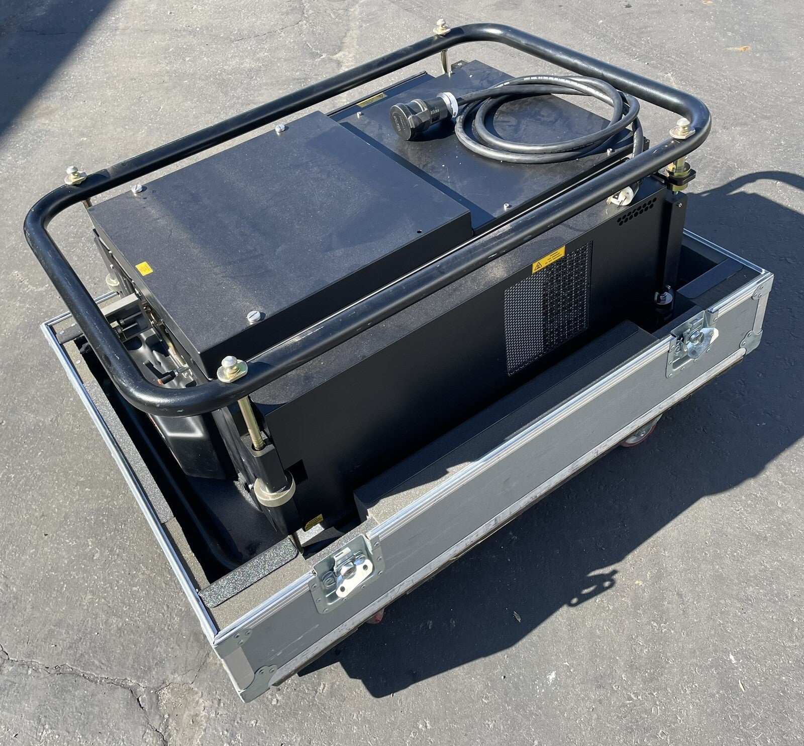 Digital Projection iS15-SK DLP digital cinema projector NO lenses w/ roadcase
