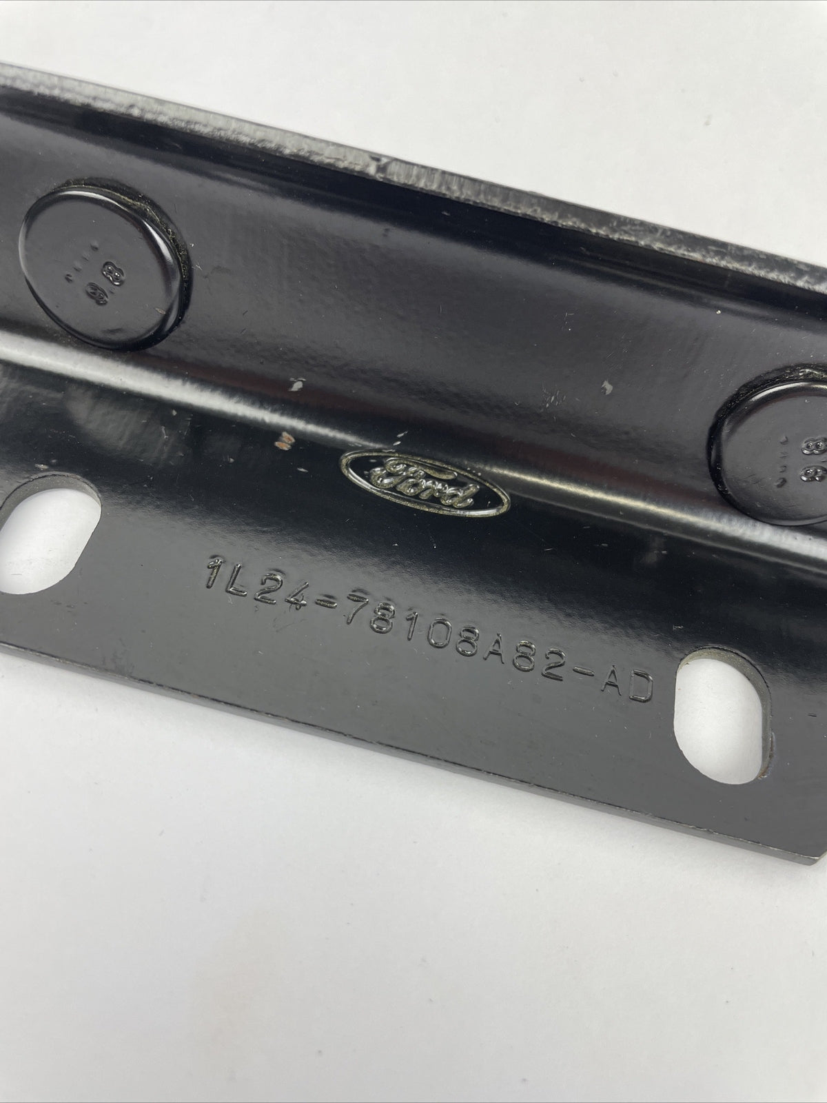 Quantity 1 NOS OEM 1l24-78108A82 AD Ford Bracket