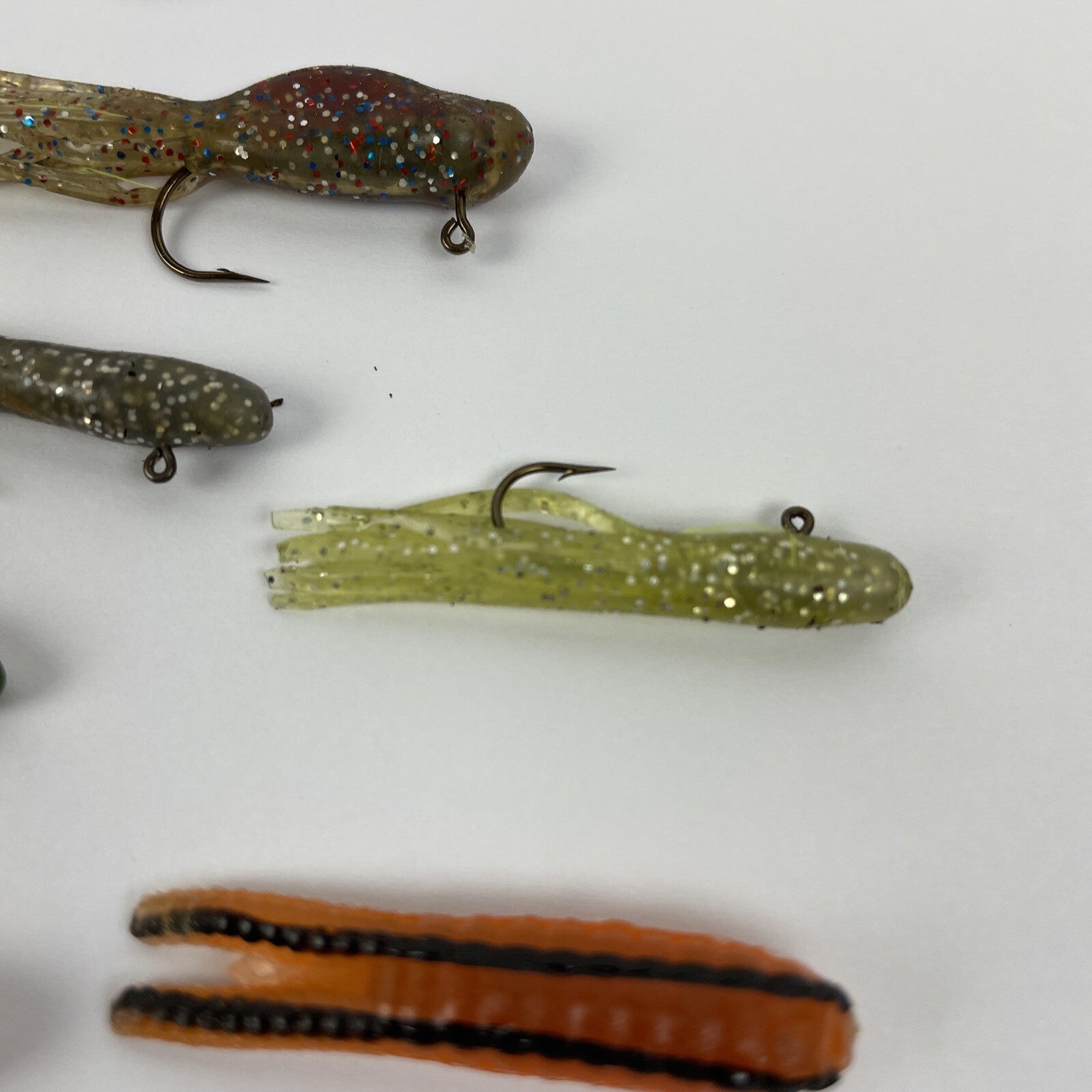 Lot of 19 Vintage Professionally Tied Fishing Flies & Lures Bee Fly Rod Bugs