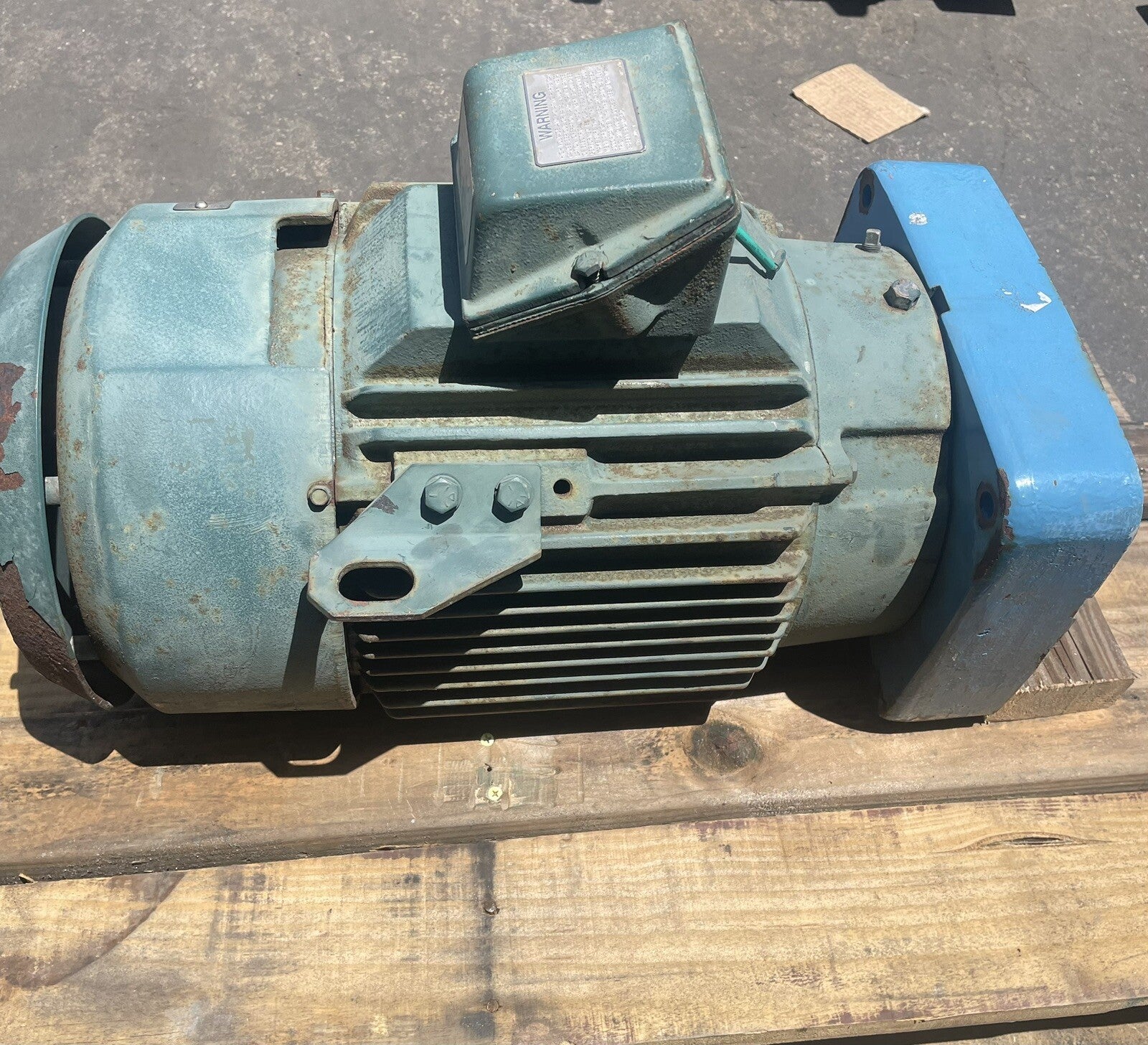 Baldor VECP3764T 3HP, 1165RPM 3PH, 460V 230V 213TC Frame C-Face Flange motor