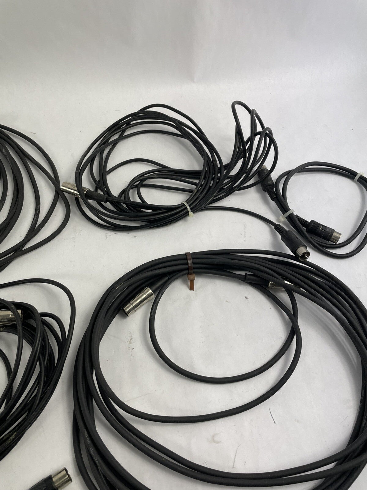 Lot of of 18 : Hosa Cables Right-Angle 5-pin DIN to Right-Angle 5-pin DIN MID