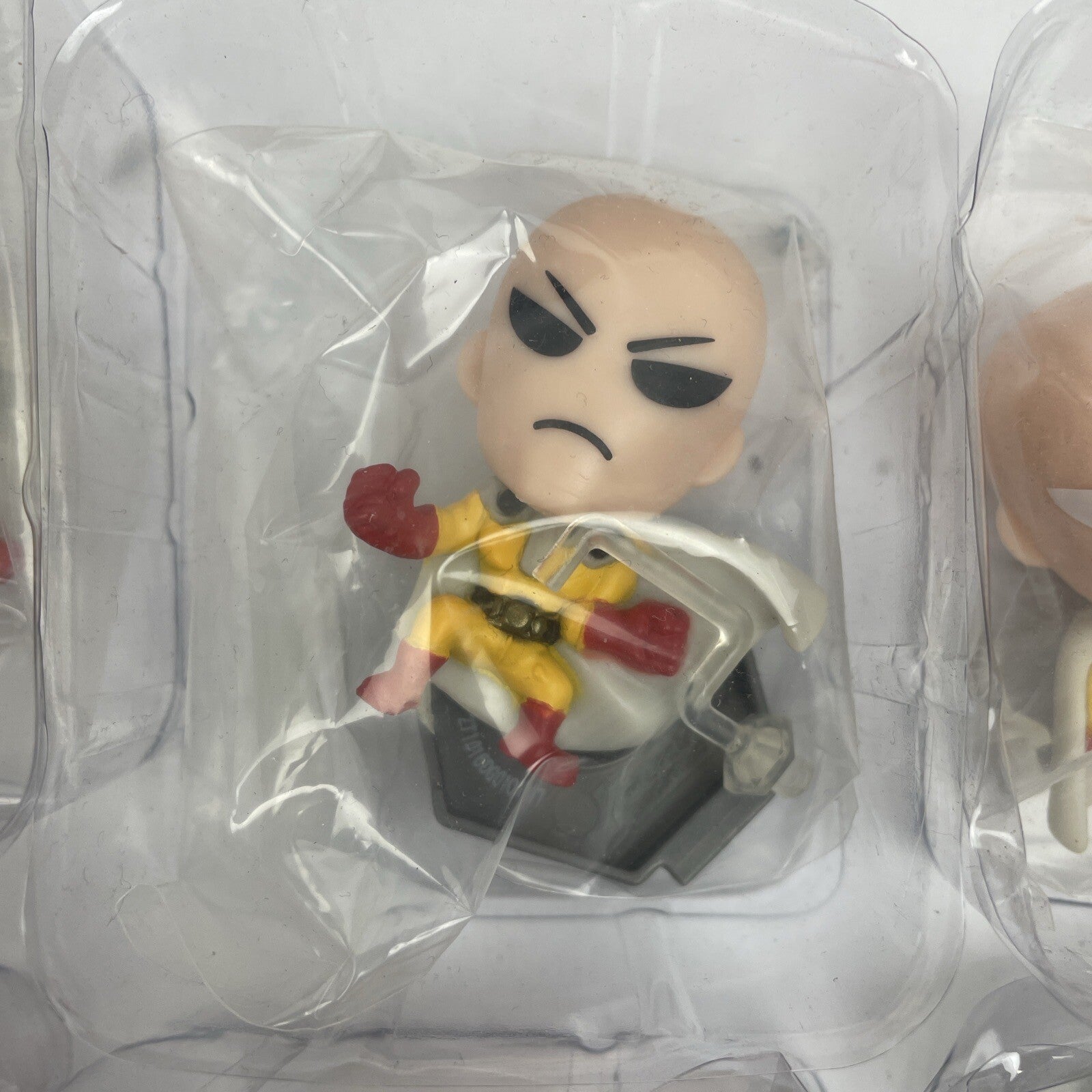 LOT (8) x ORIGINAL MINI'S ONE PUNCH MAN SERIES 1 SAITAMA COLLECTIBLE FIGURE SET
