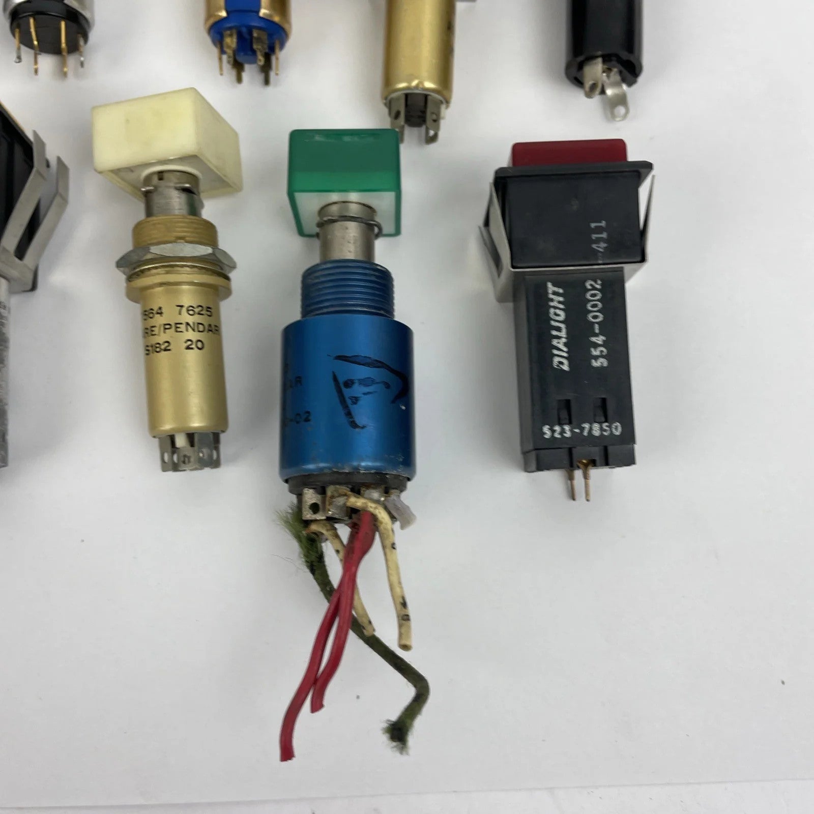Lot of Assorted AMPEX UND LAB DIALITE IPI Illuminated Push Button Switch - LOOK