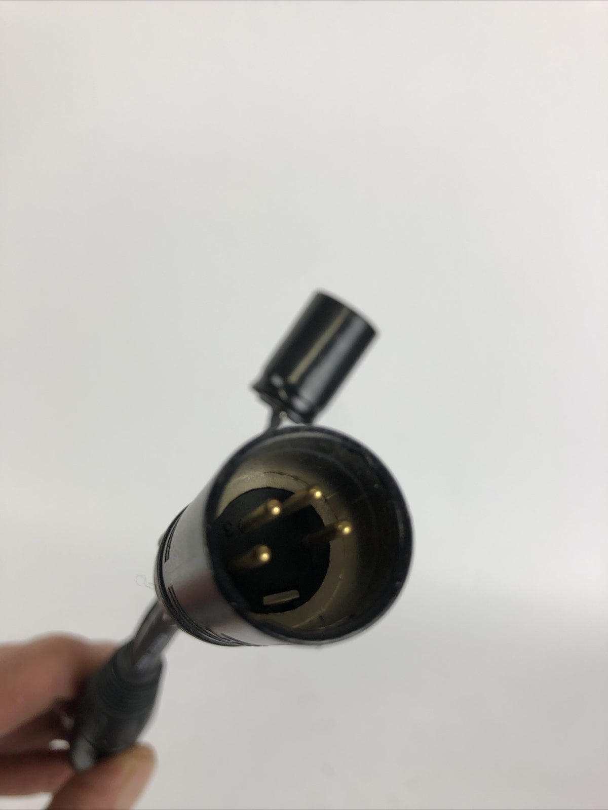 Neutrik Black Gold Plated 4 Pin XLR Male To Female w 3300uF 25V 85°C Capacitor