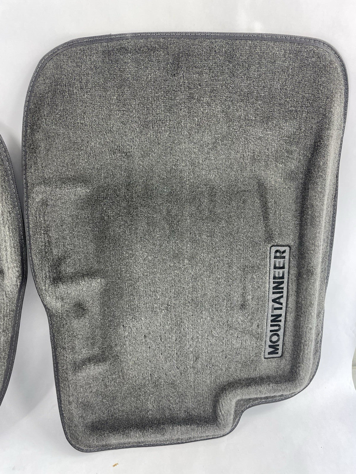Mercury Mountaineer front floor mats charcoal 2002-2005