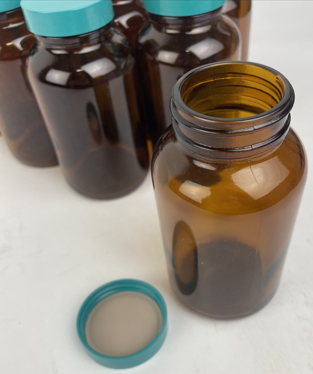 10 x Wide Mouth Round Precleaned / QC Bottle Sampling, Glass 250 mL Amber, w Lid